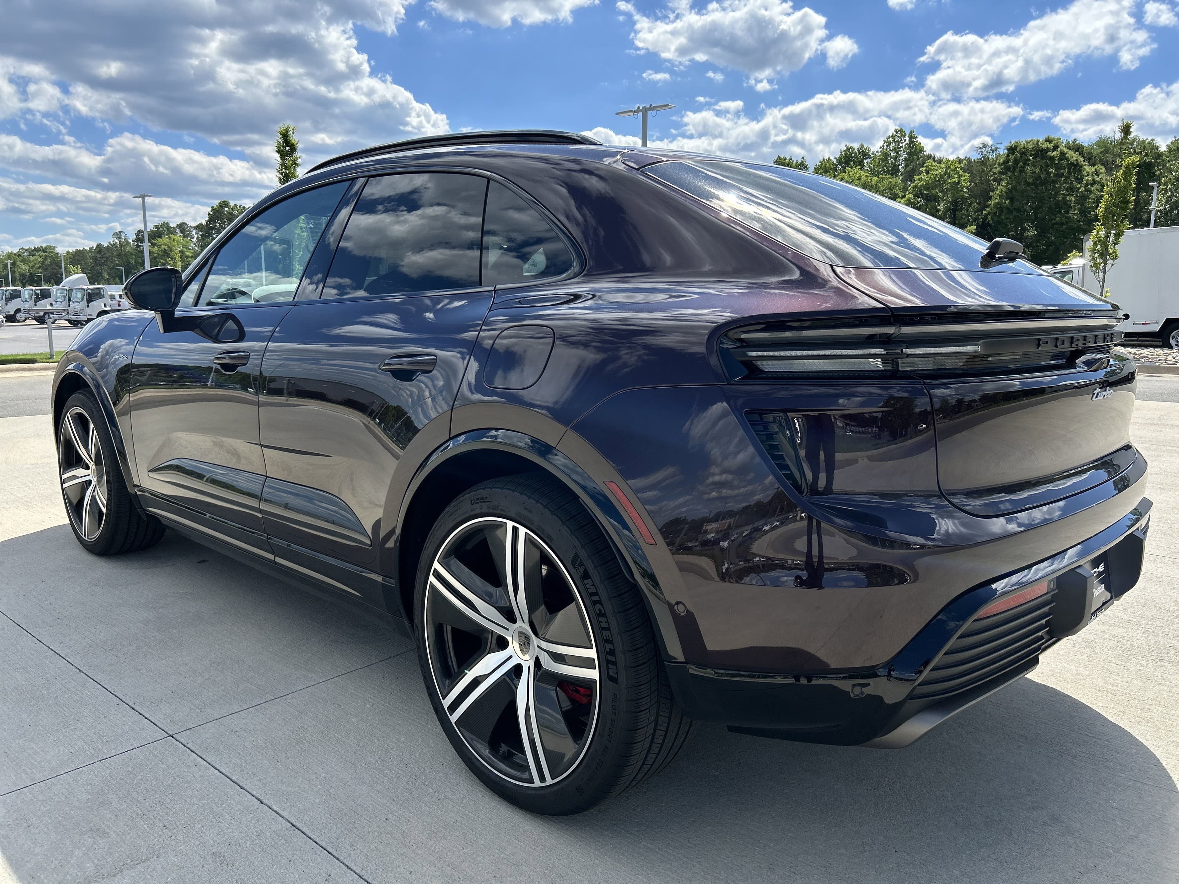 Vehicle photo 2