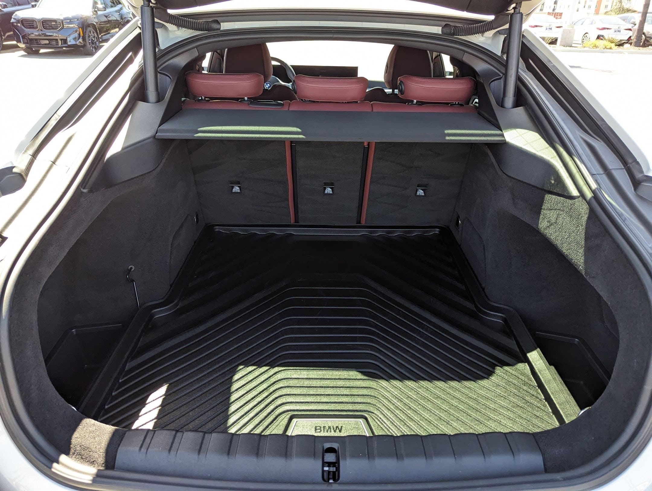 Vehicle photo 31