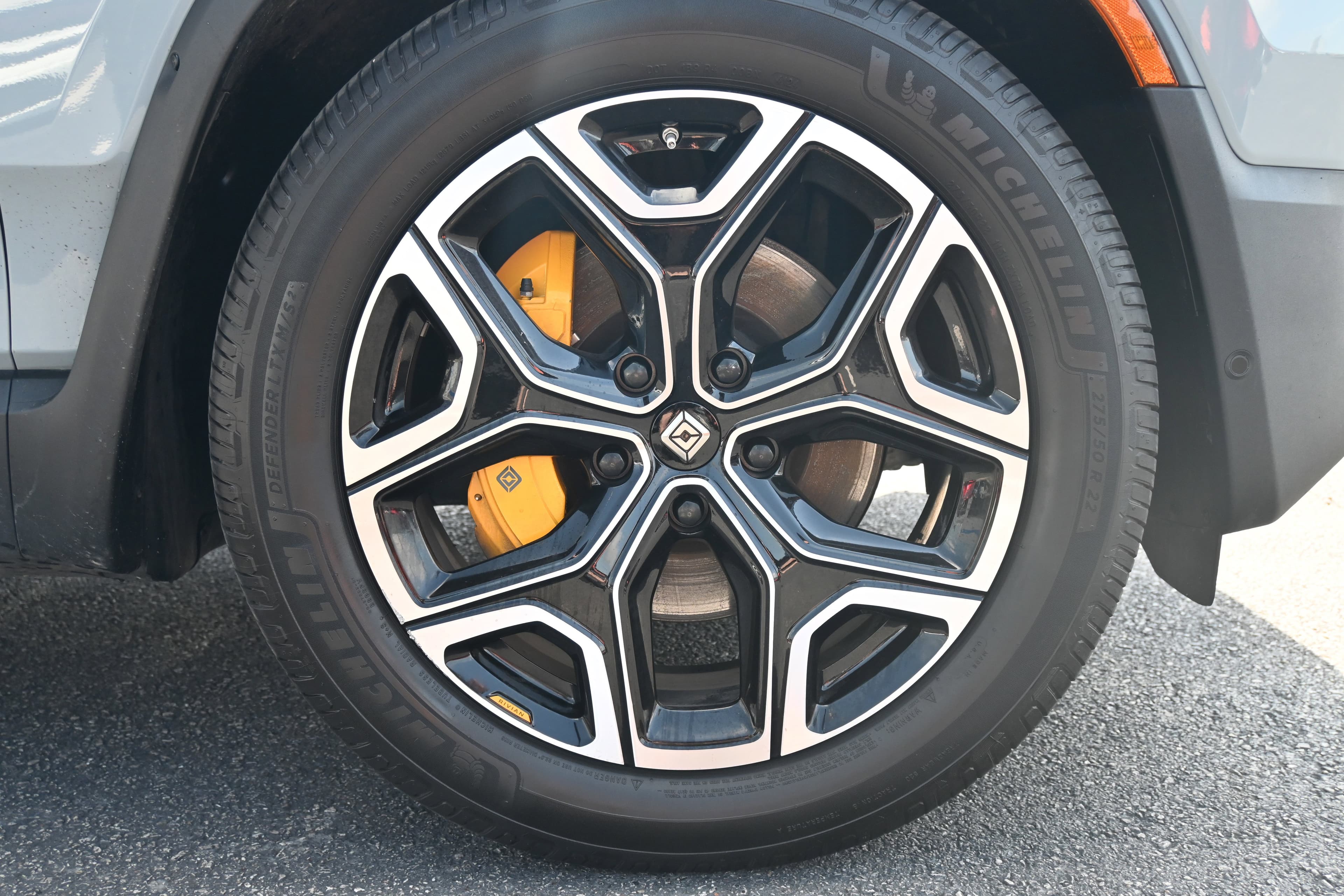 Vehicle photo 11