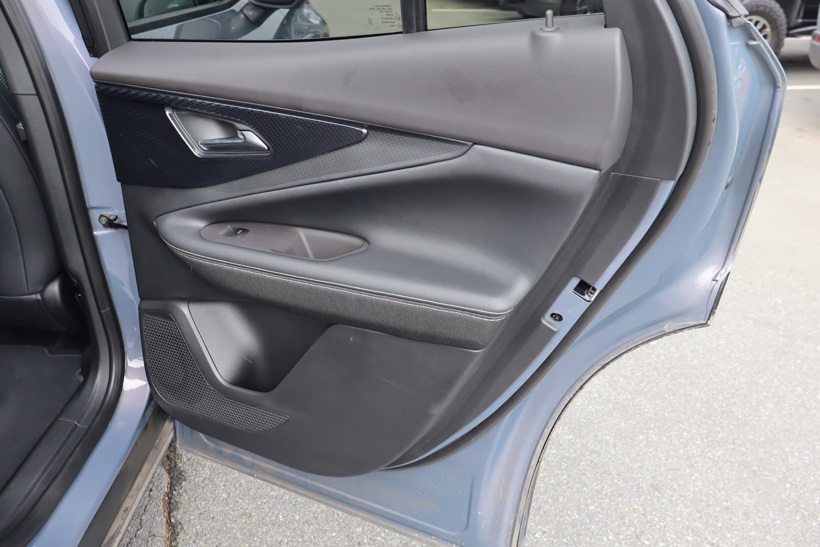 Vehicle photo 32