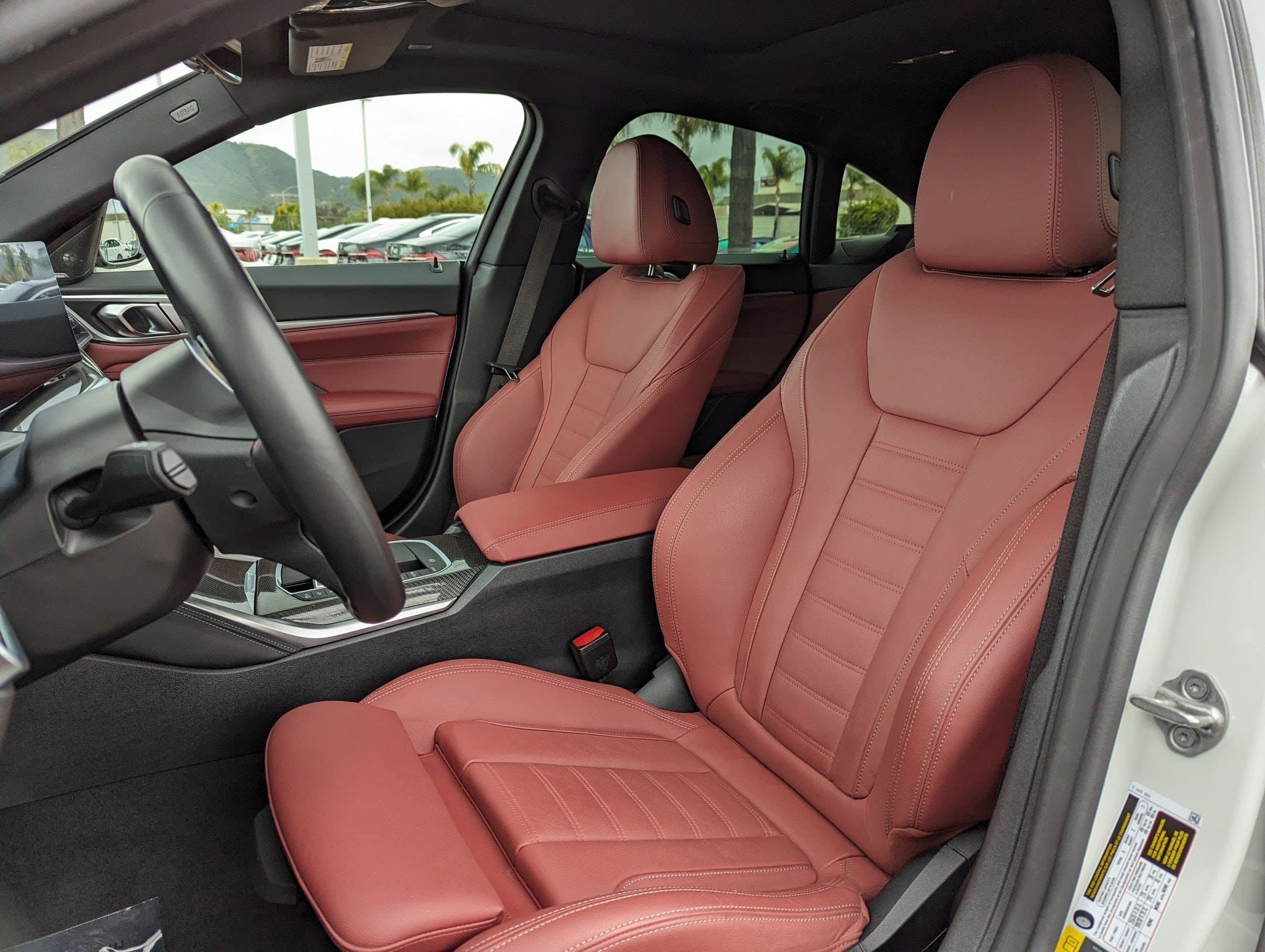 Vehicle photo 14