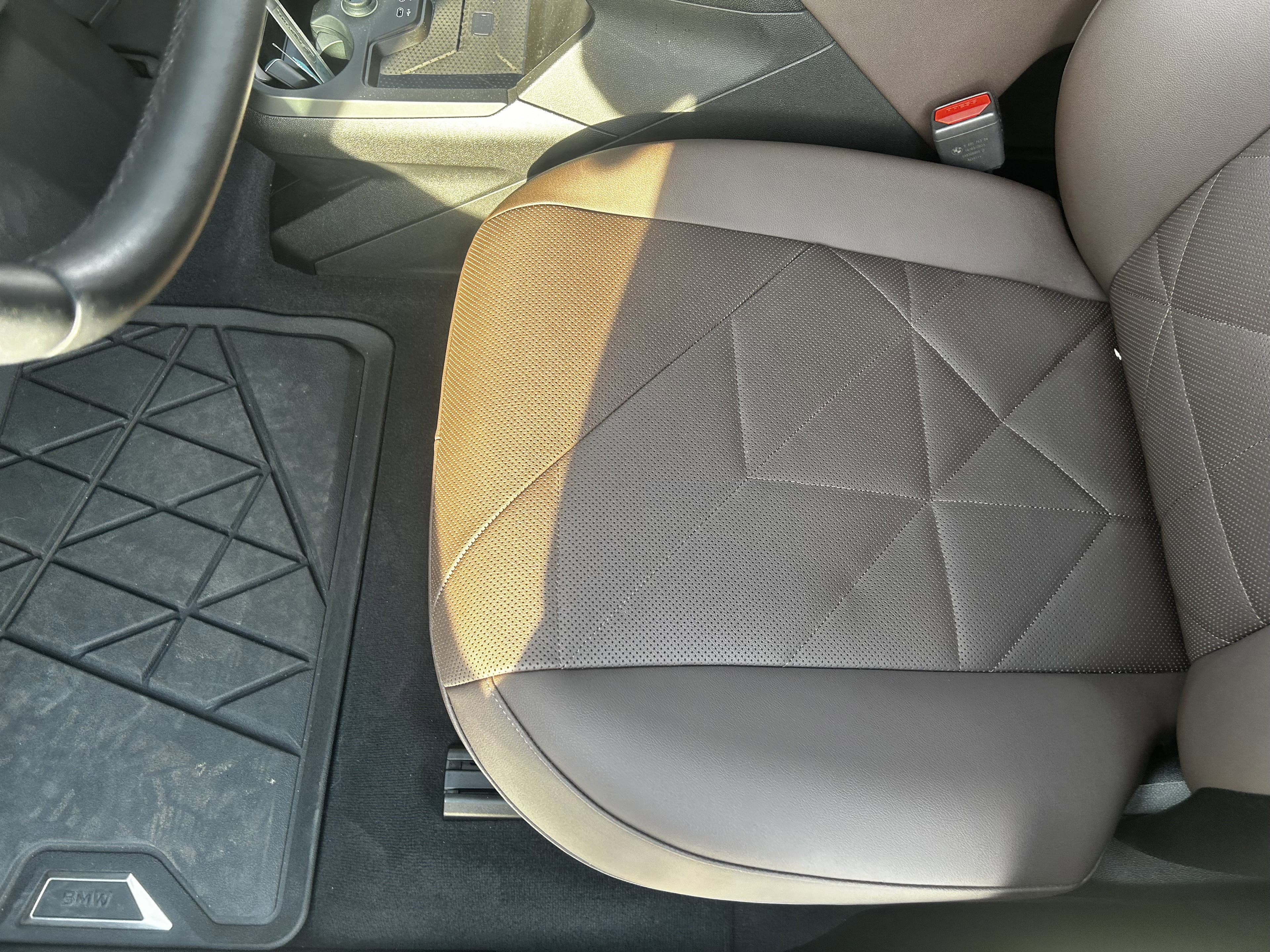 Vehicle photo 22