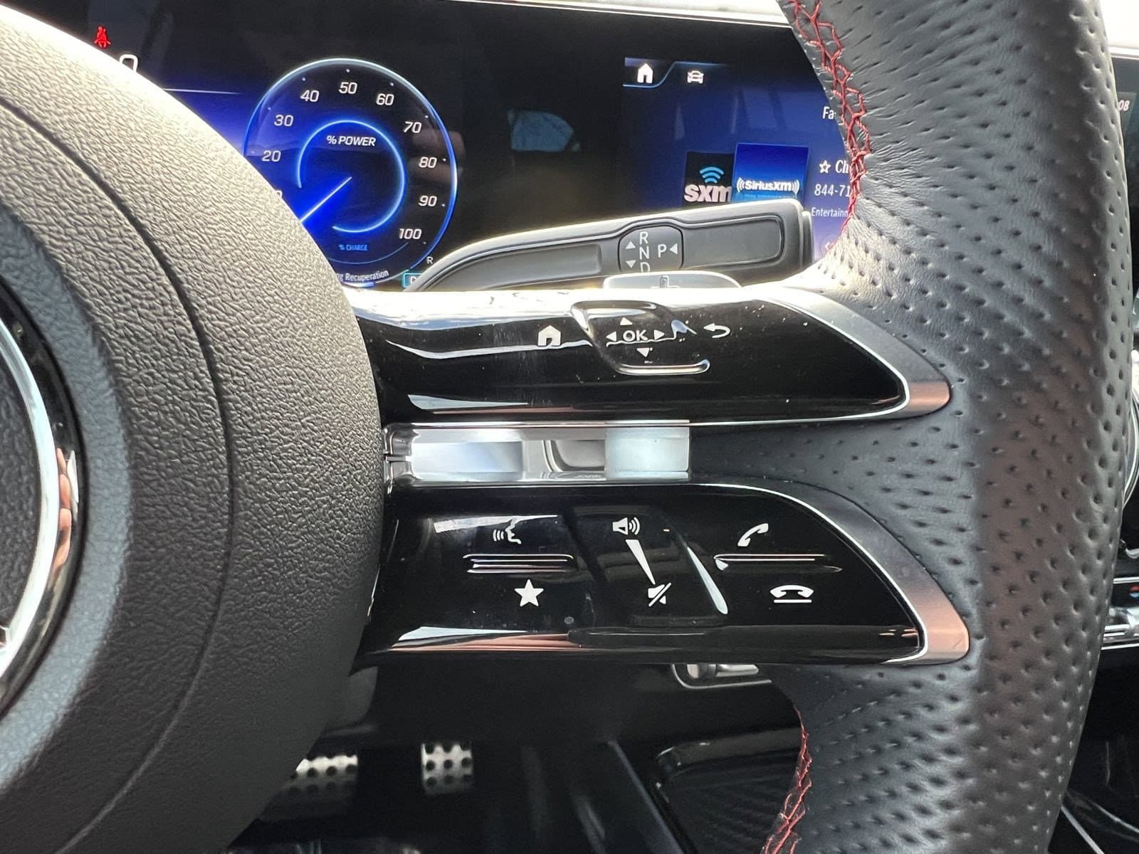 Vehicle photo 18