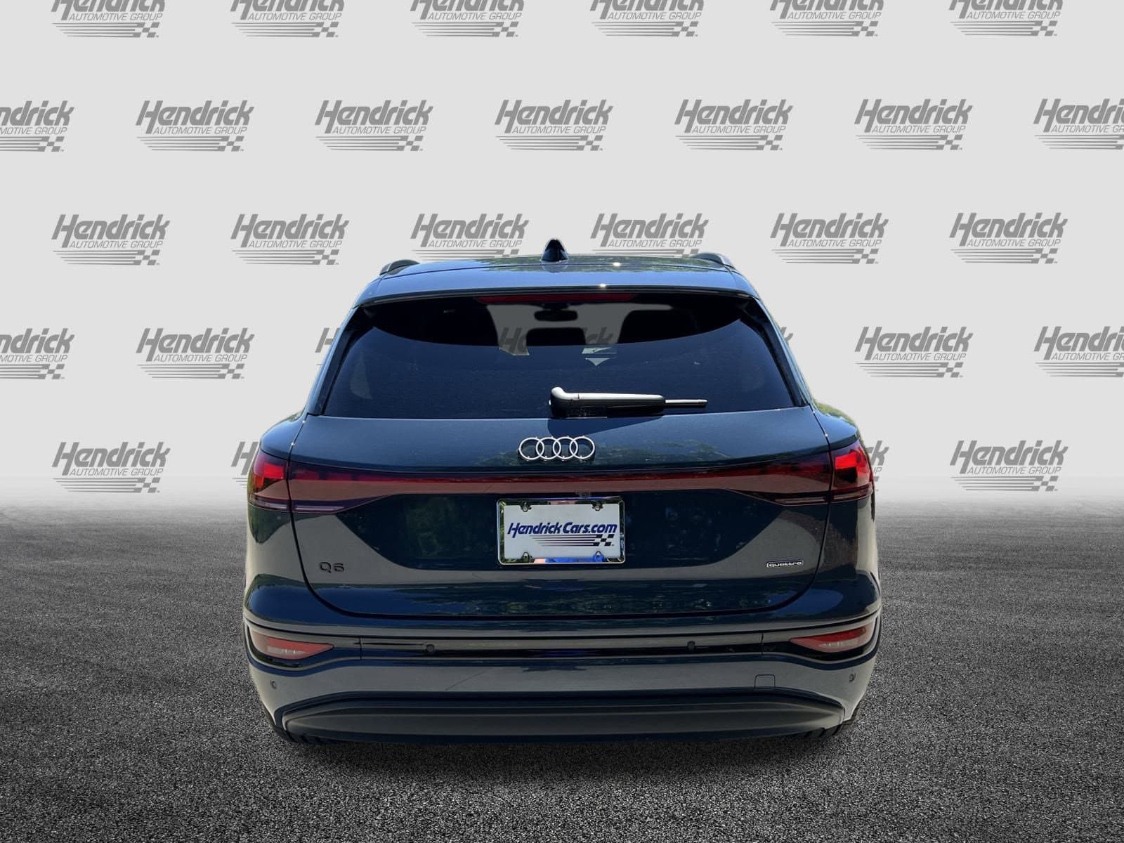 Vehicle photo 7