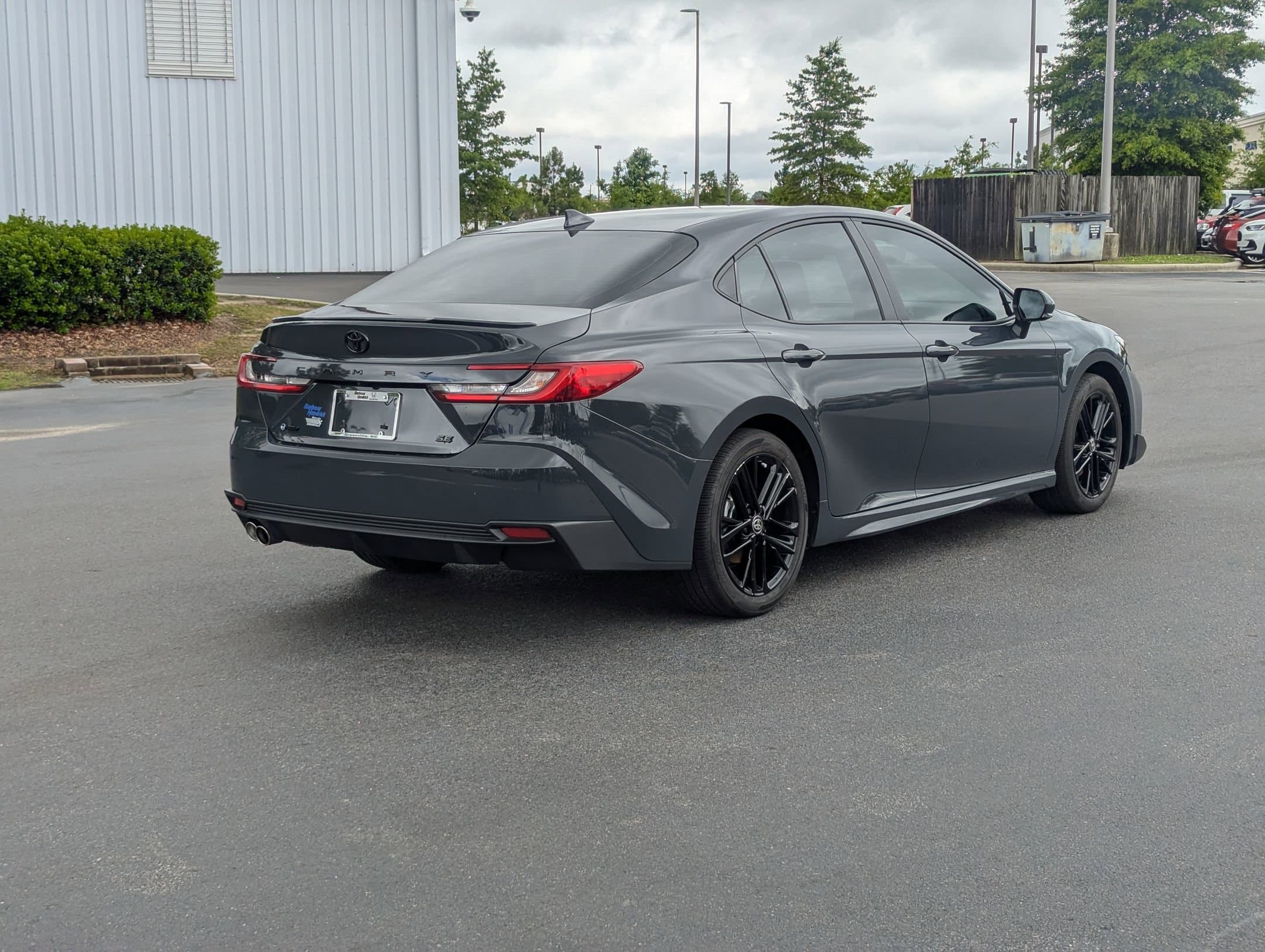 Vehicle photo 7