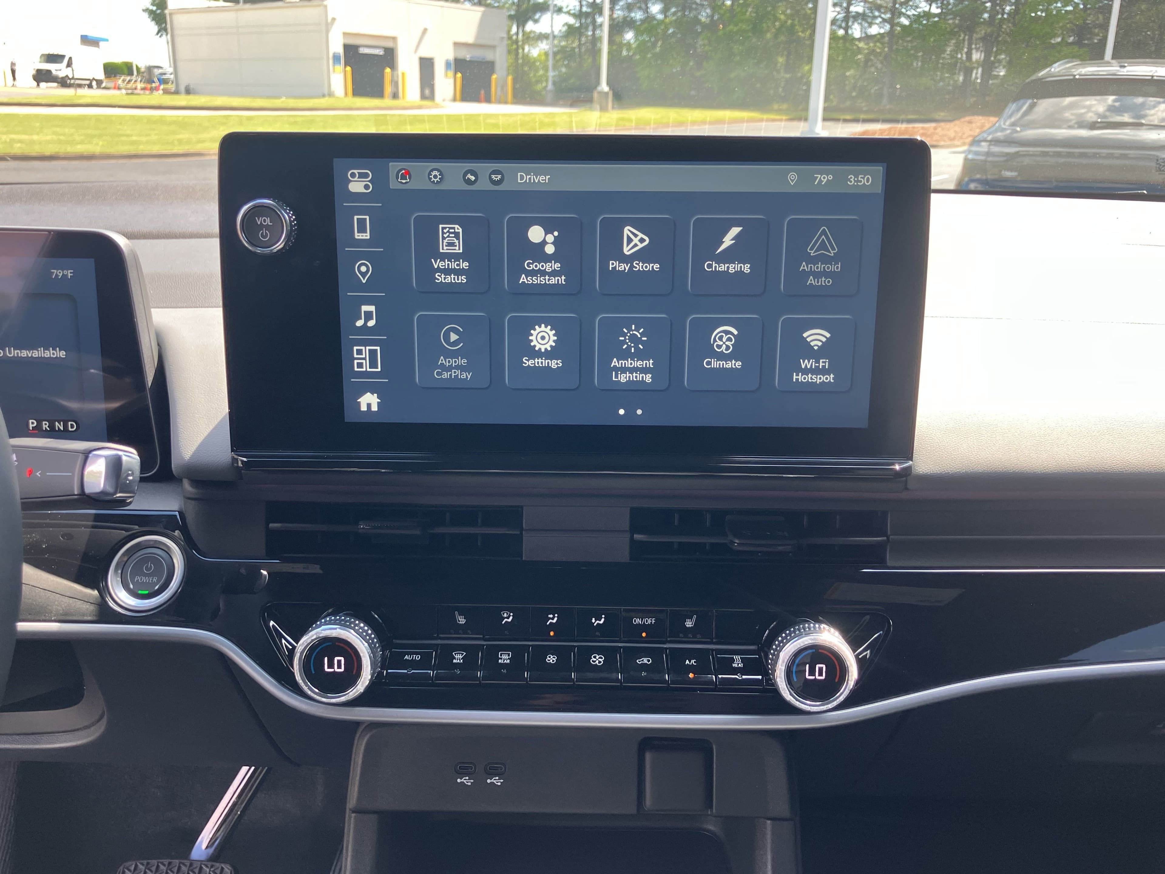 Vehicle photo 25