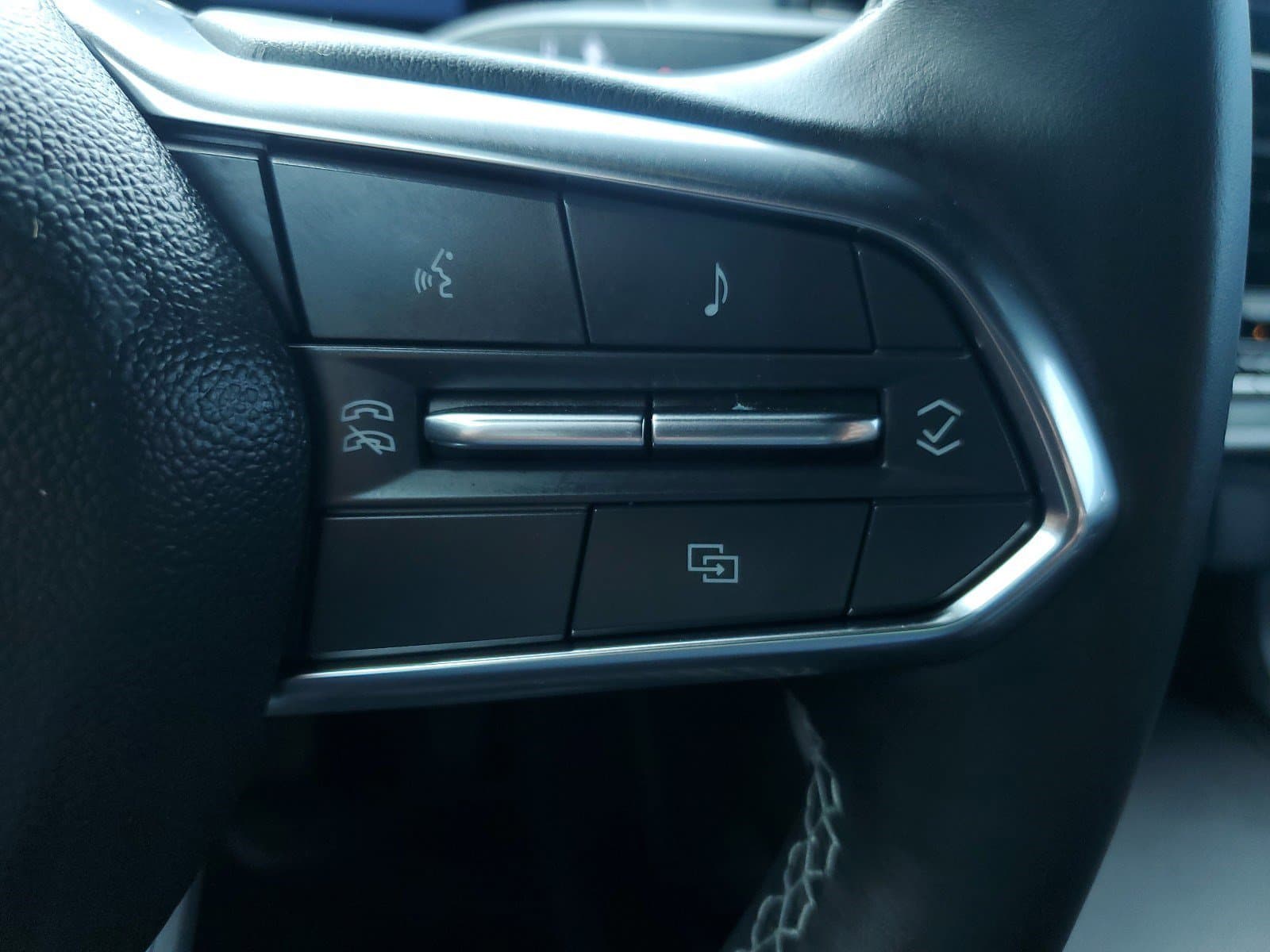 Vehicle photo 18