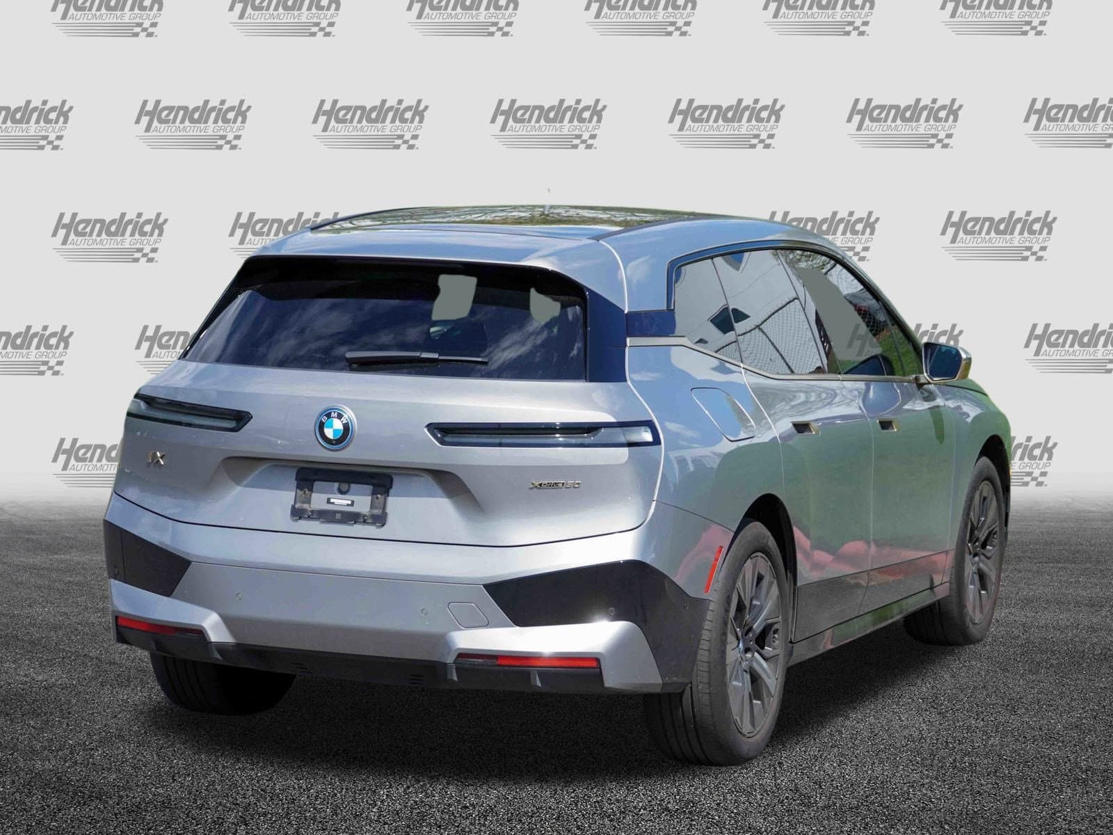 Vehicle photo 6