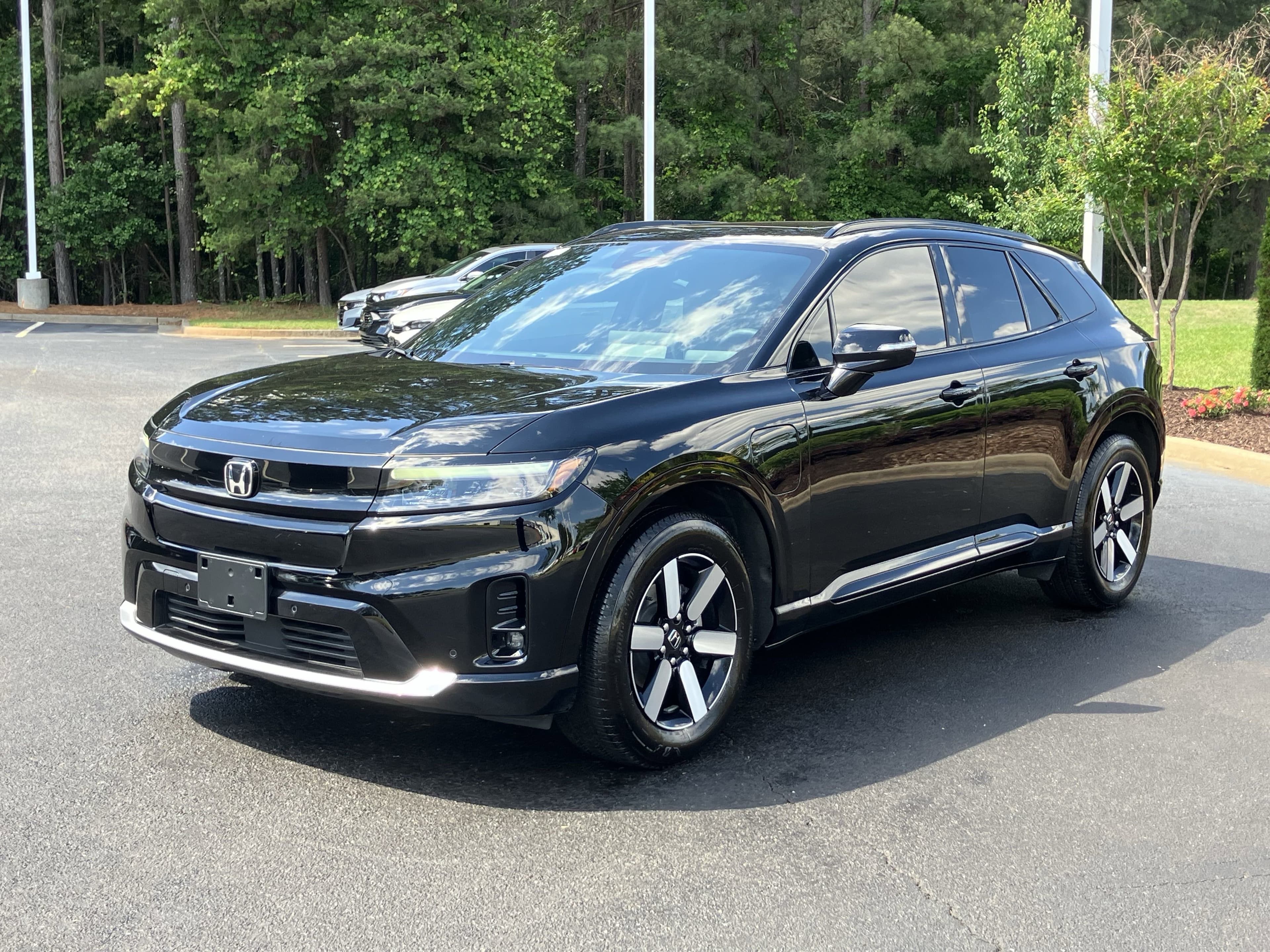 Vehicle photo 5