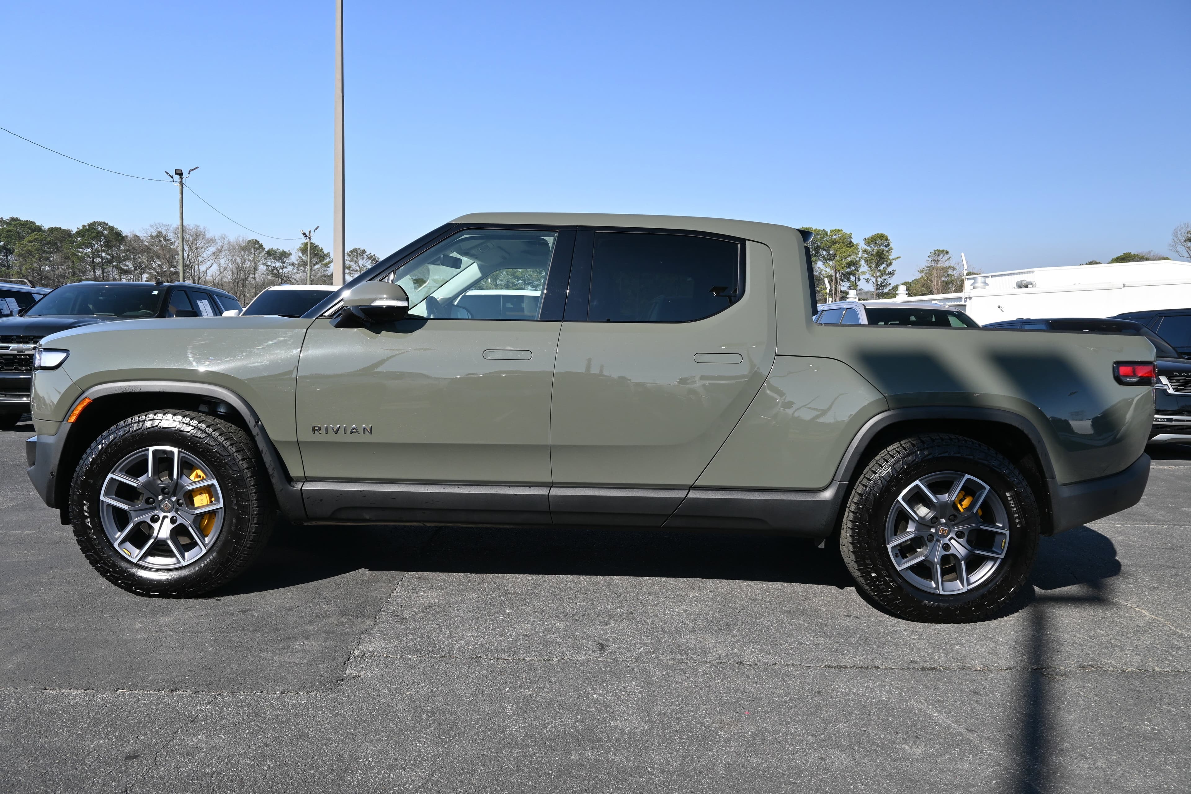 Vehicle photo 9