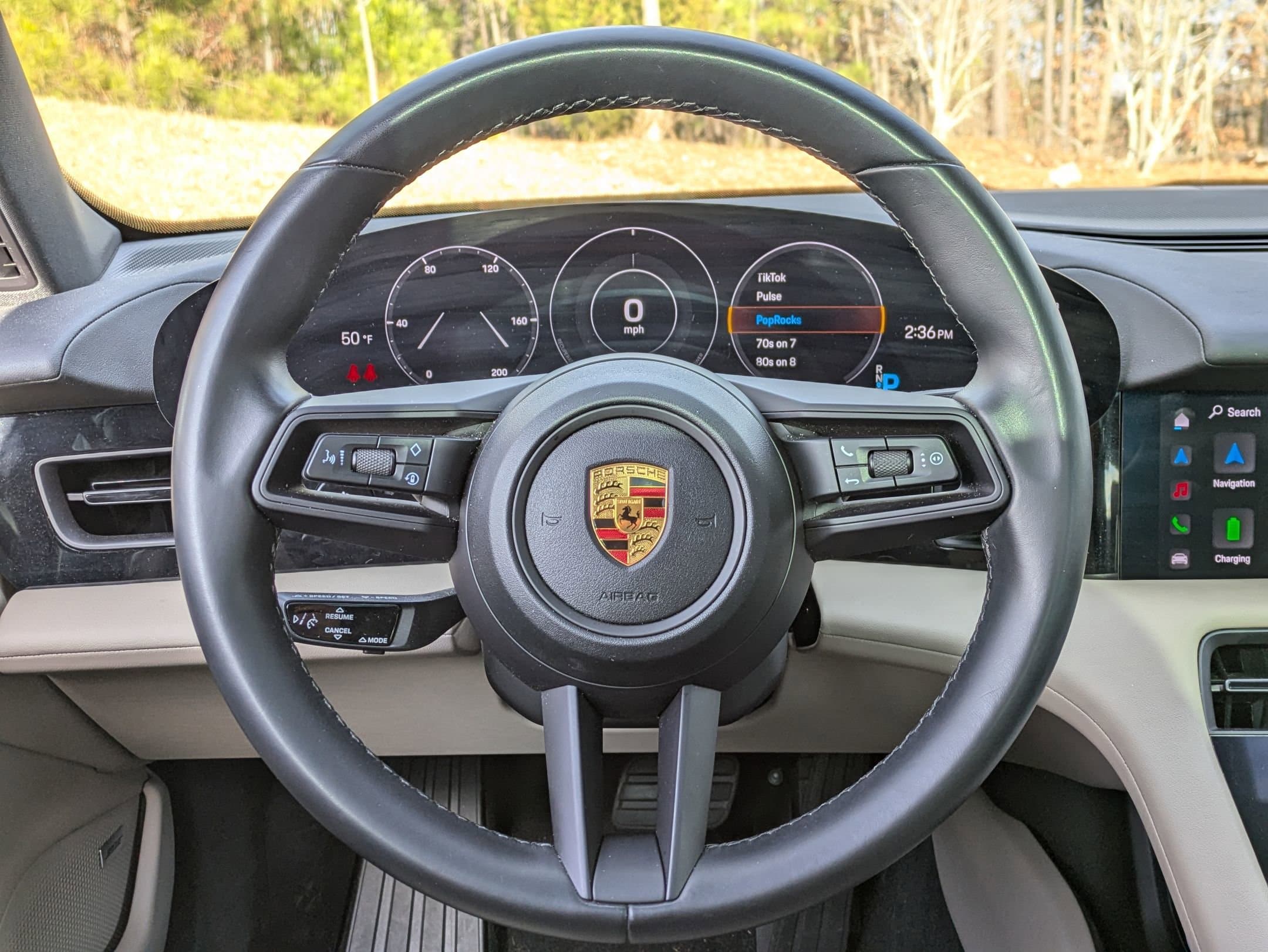 Vehicle photo 5