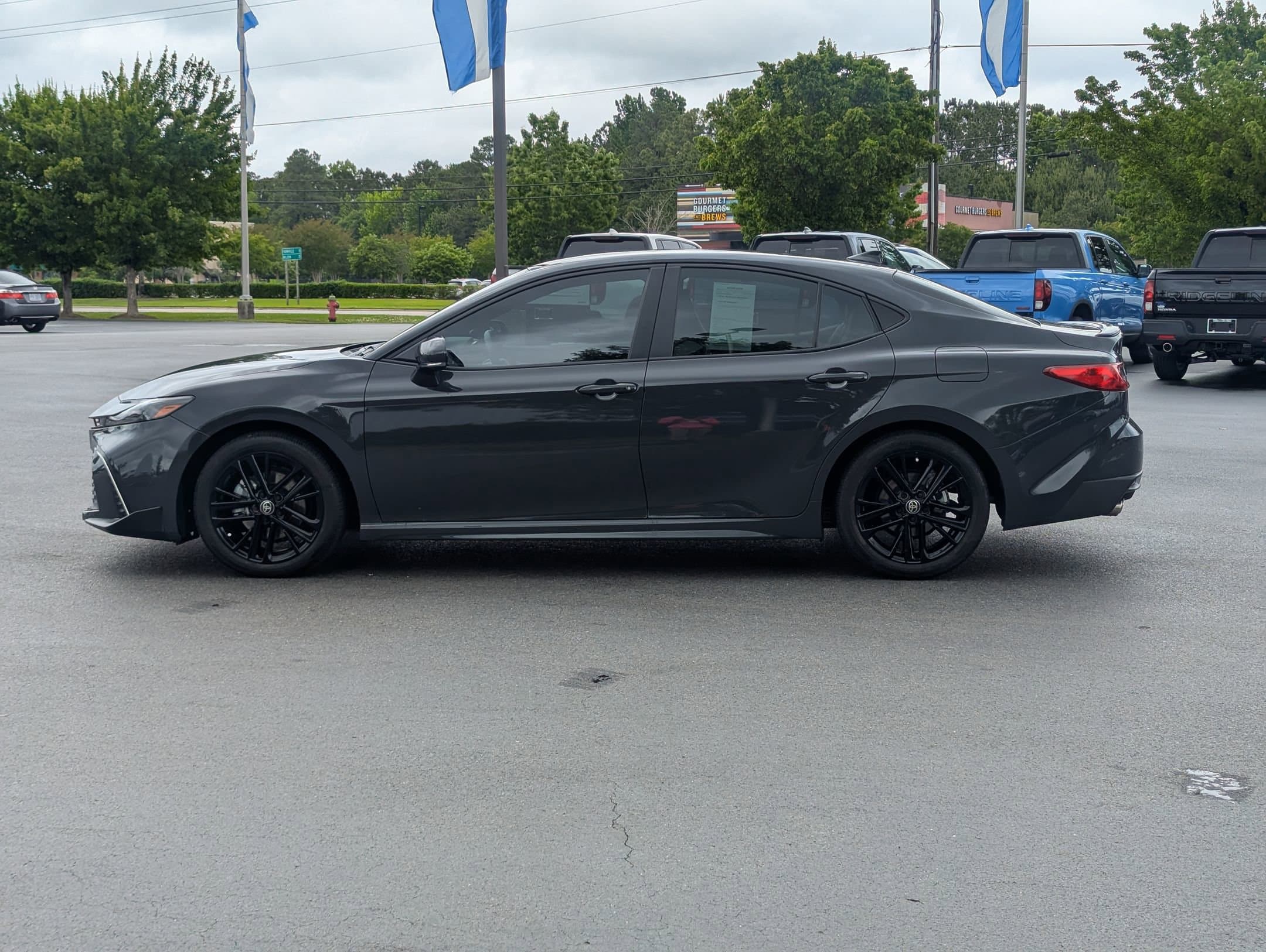 Vehicle photo 4