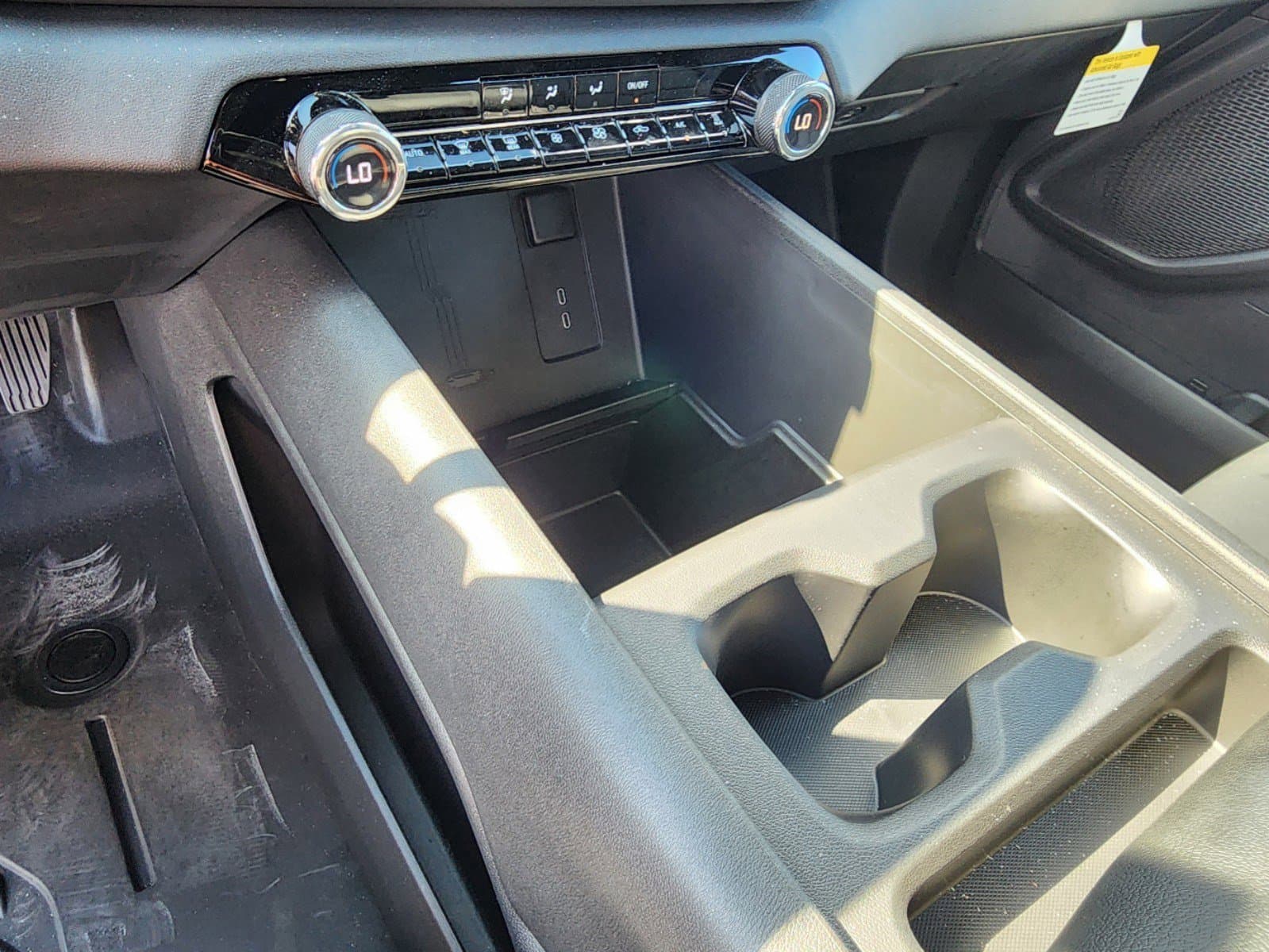 Vehicle photo 33