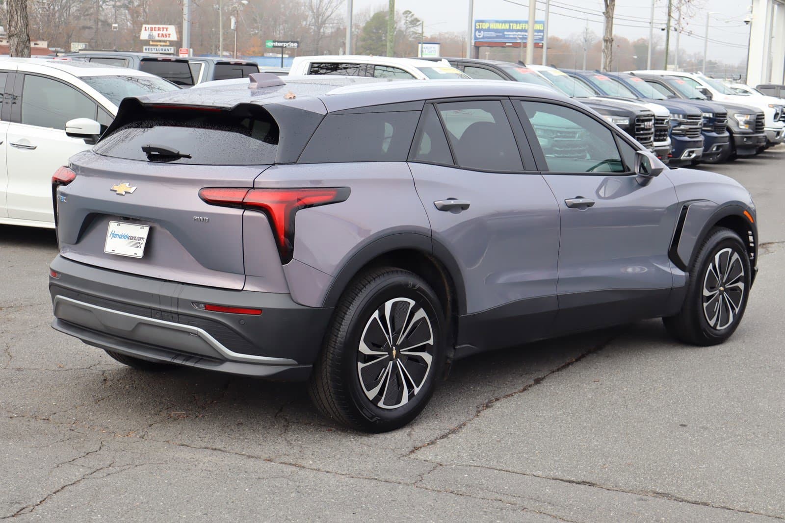 Vehicle photo 8