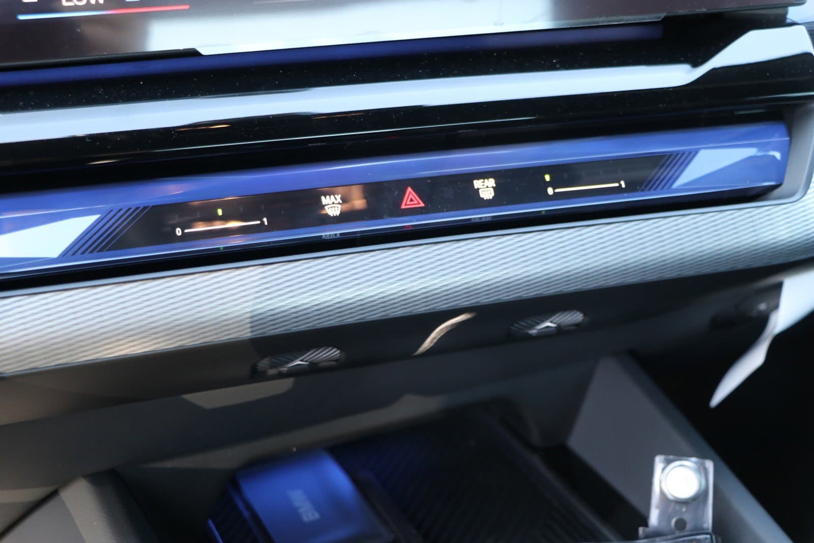 Vehicle photo 21