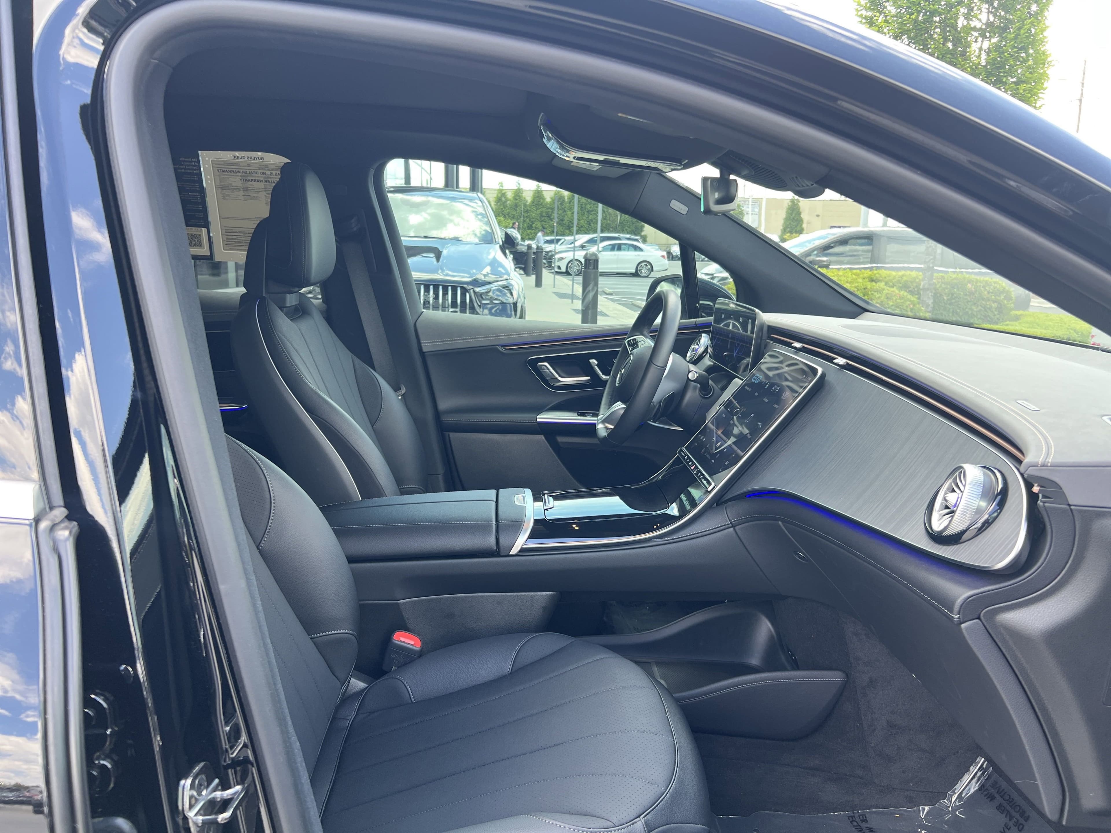 Vehicle photo 33
