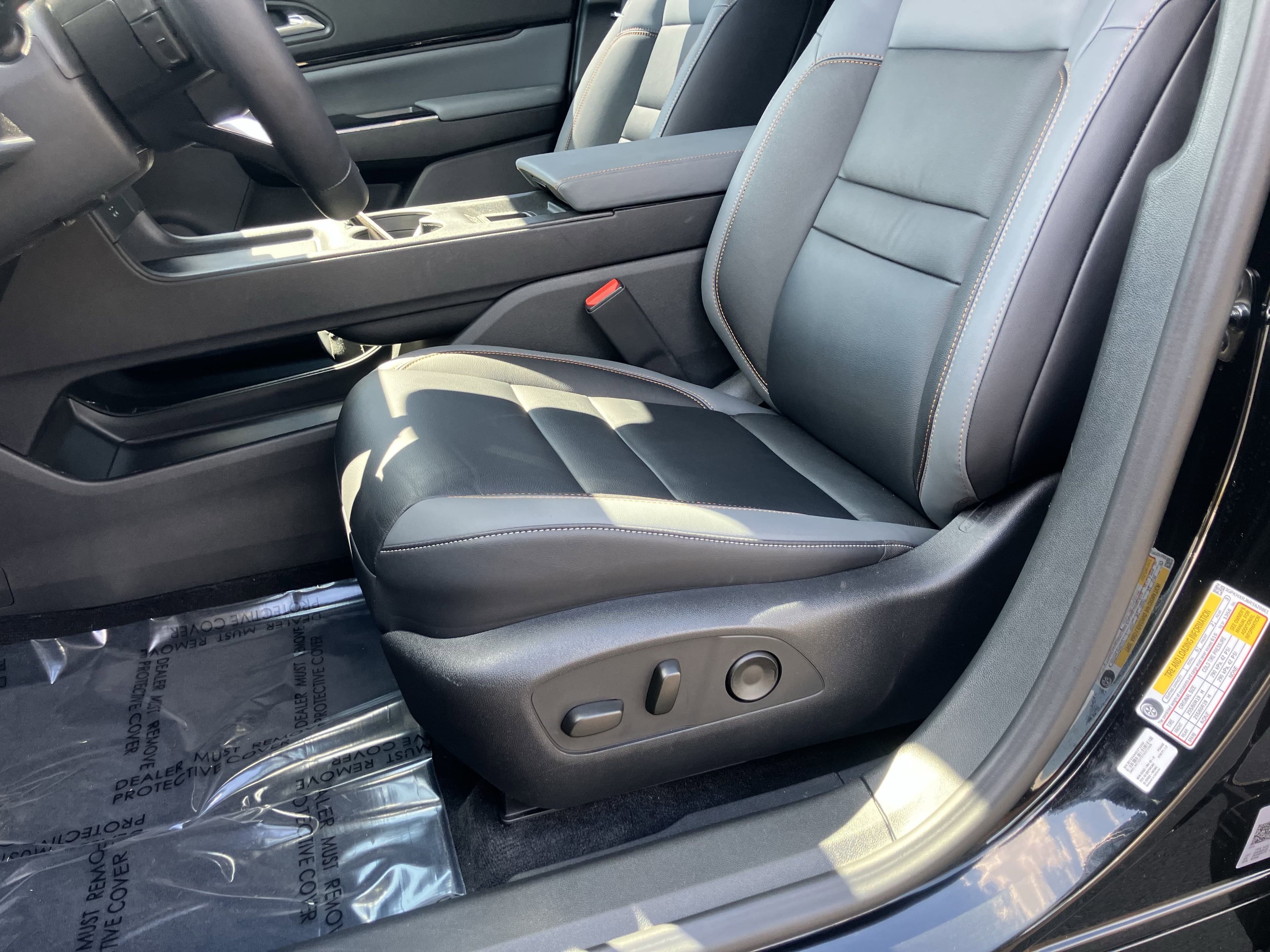 Vehicle photo 16