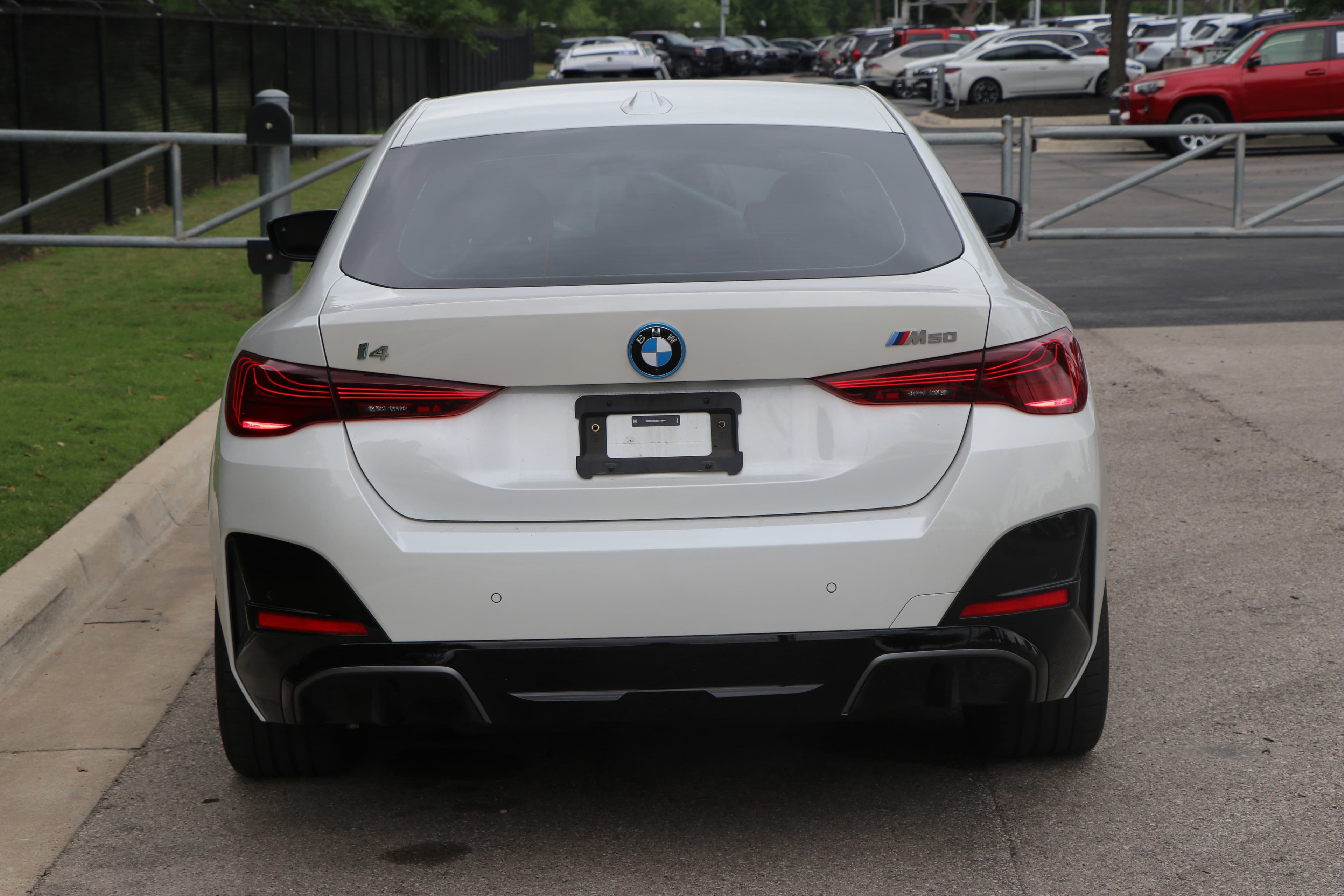 Vehicle photo 10