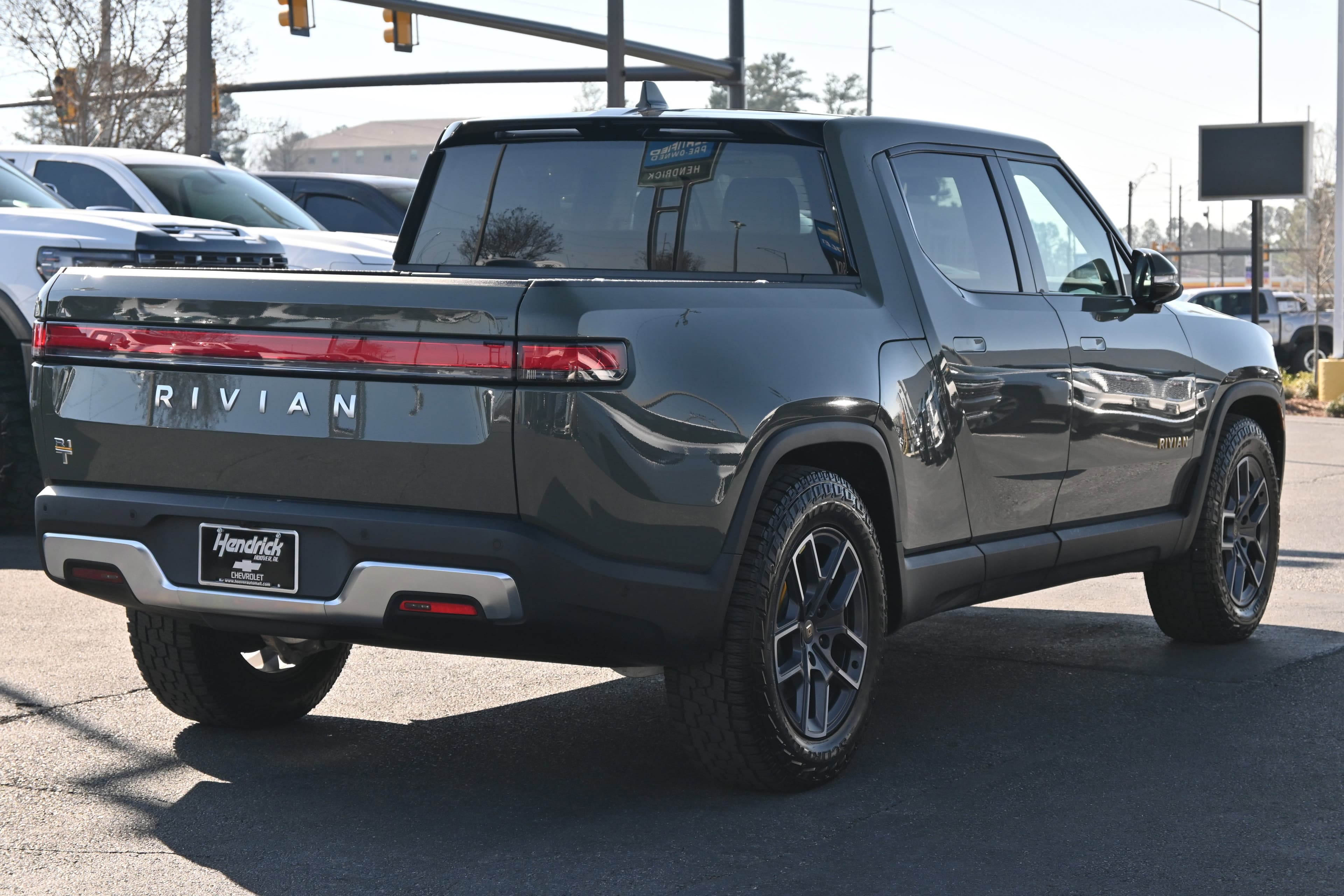 Vehicle photo 12