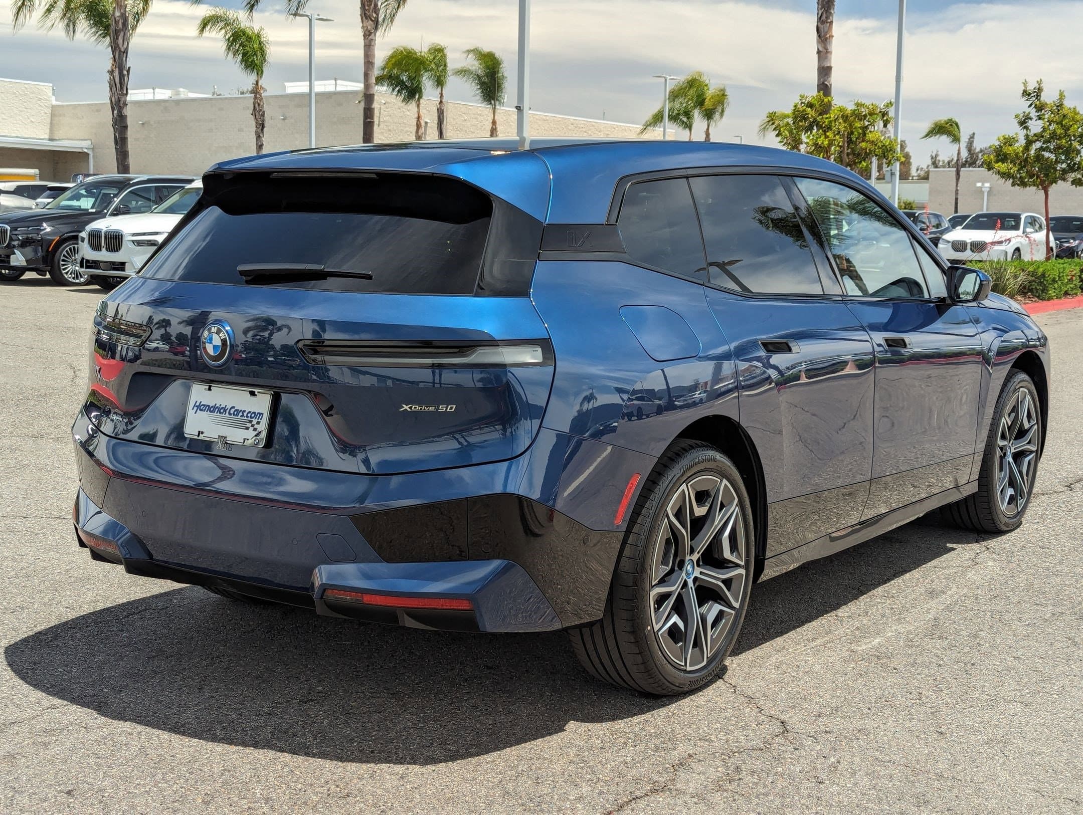 Vehicle photo 8