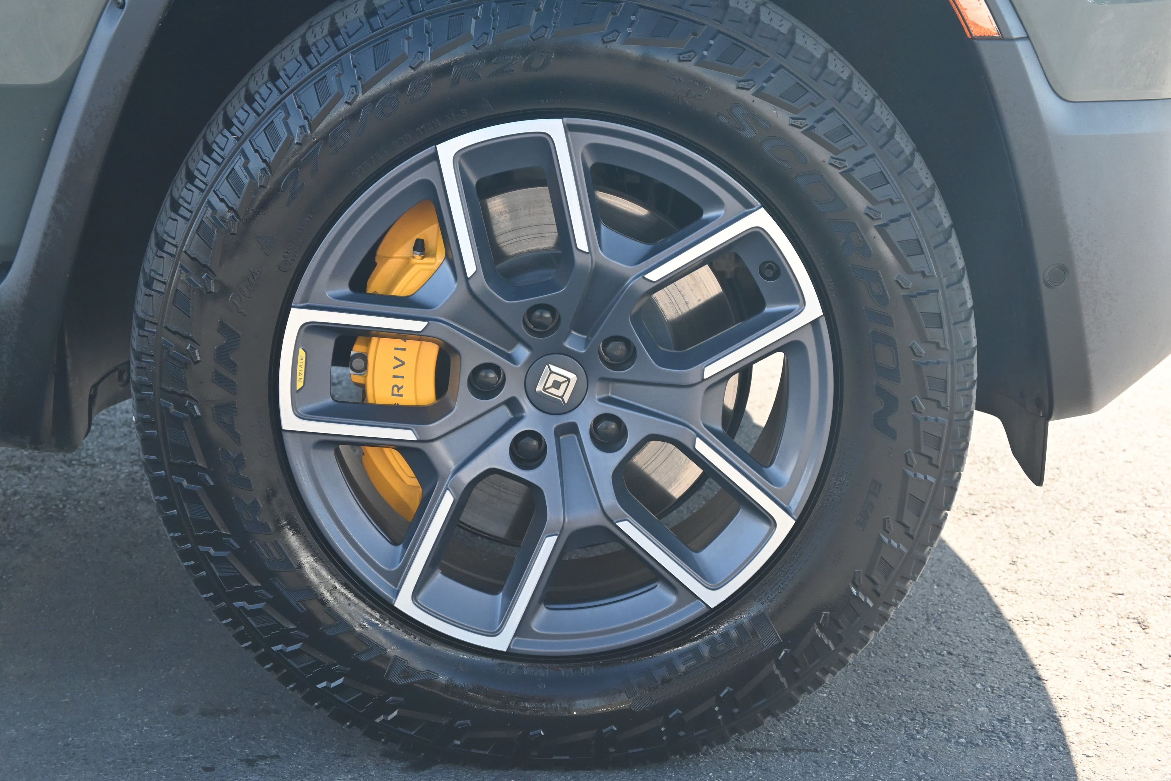 Vehicle photo 15