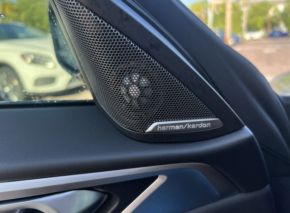 Vehicle photo 37