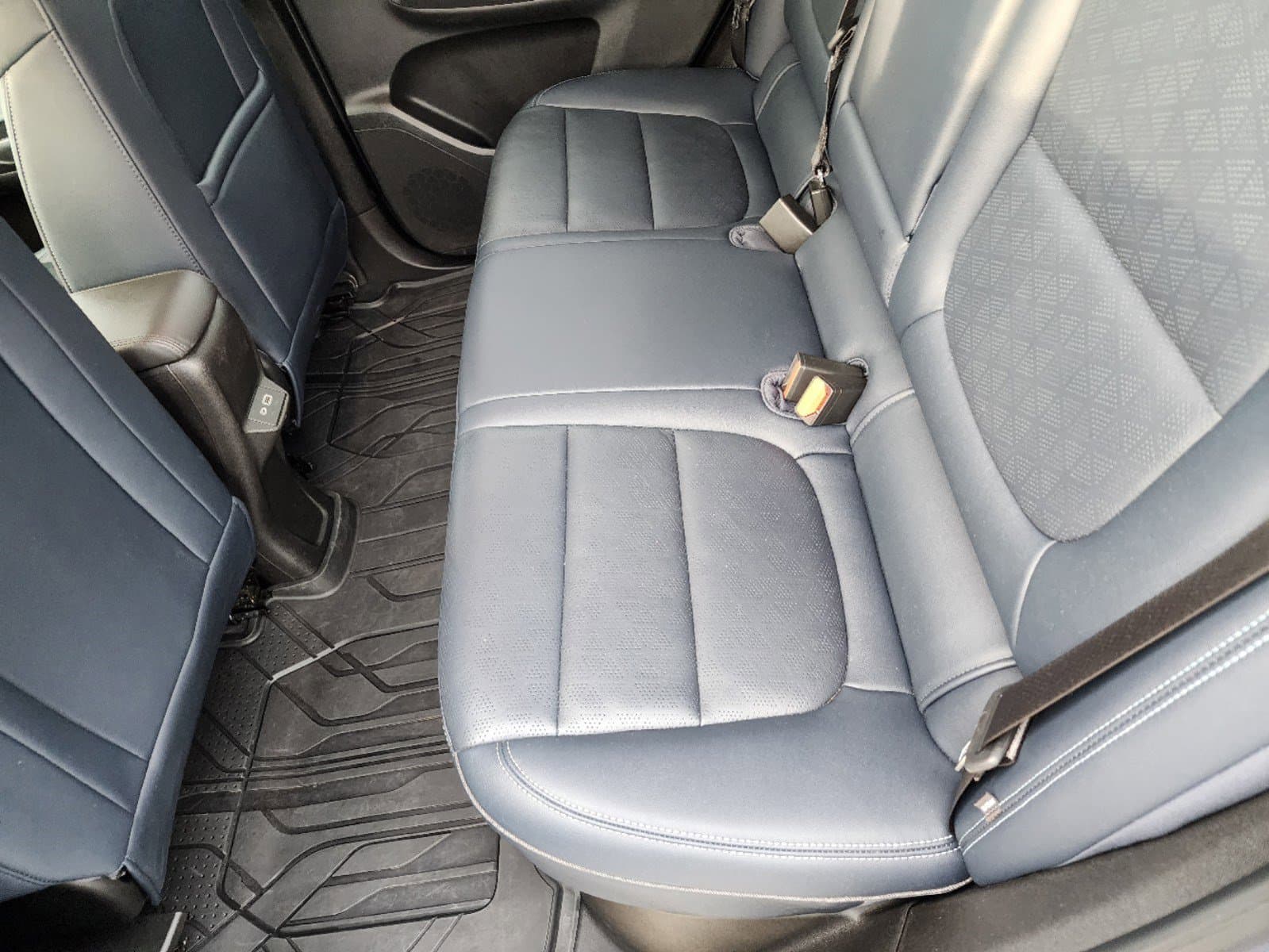 Vehicle photo 12