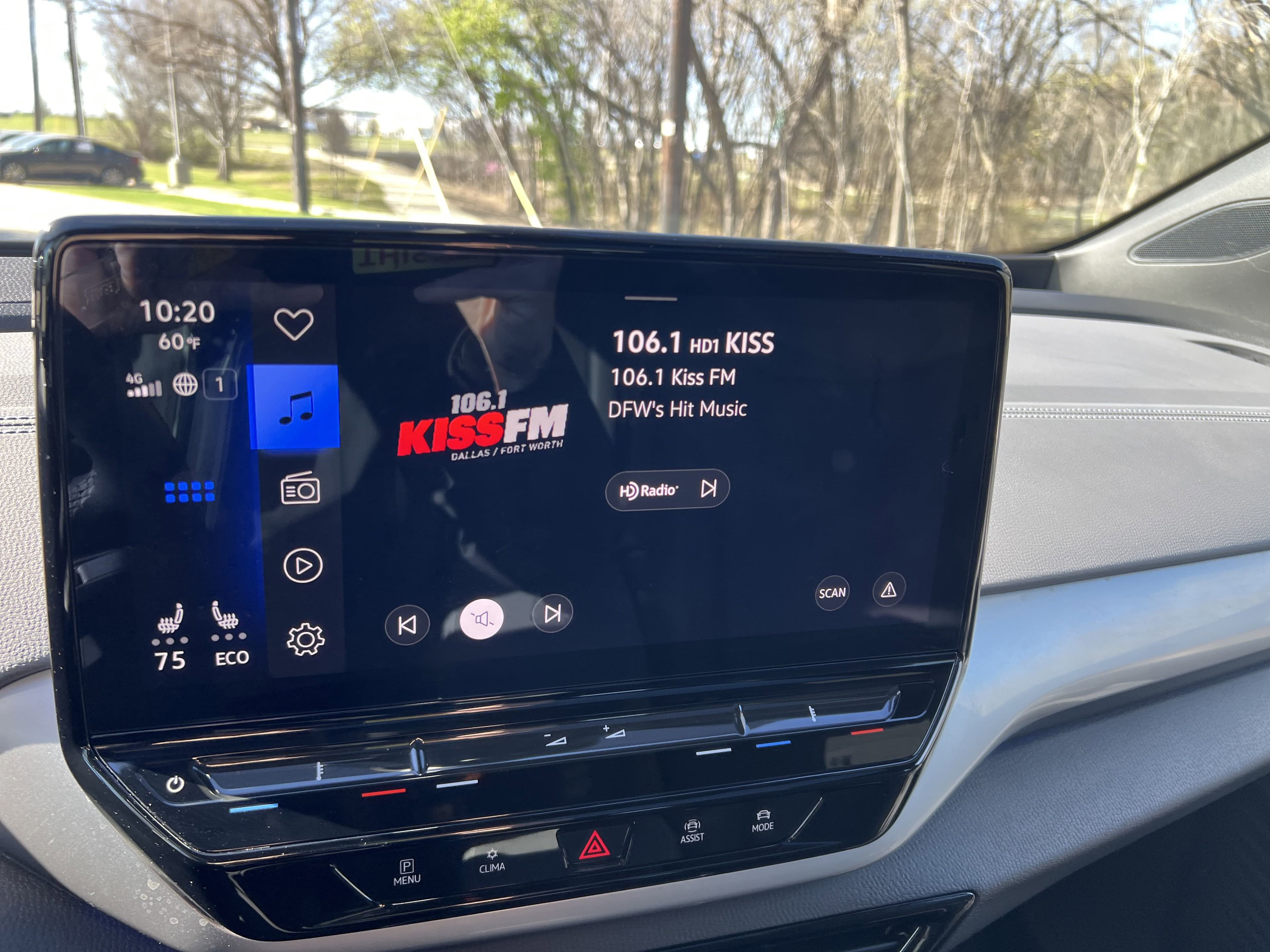 Vehicle photo 21