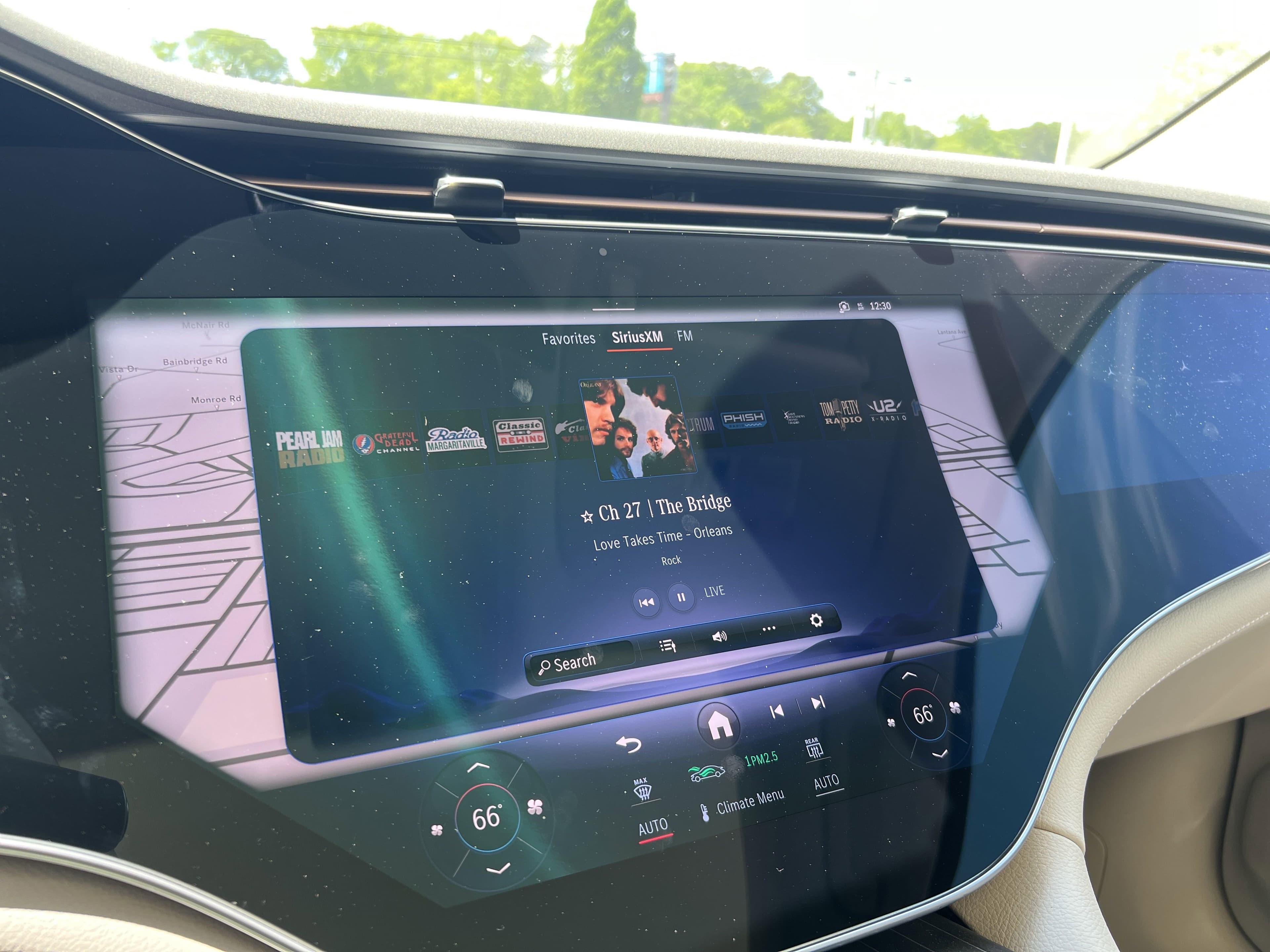 Vehicle photo 21