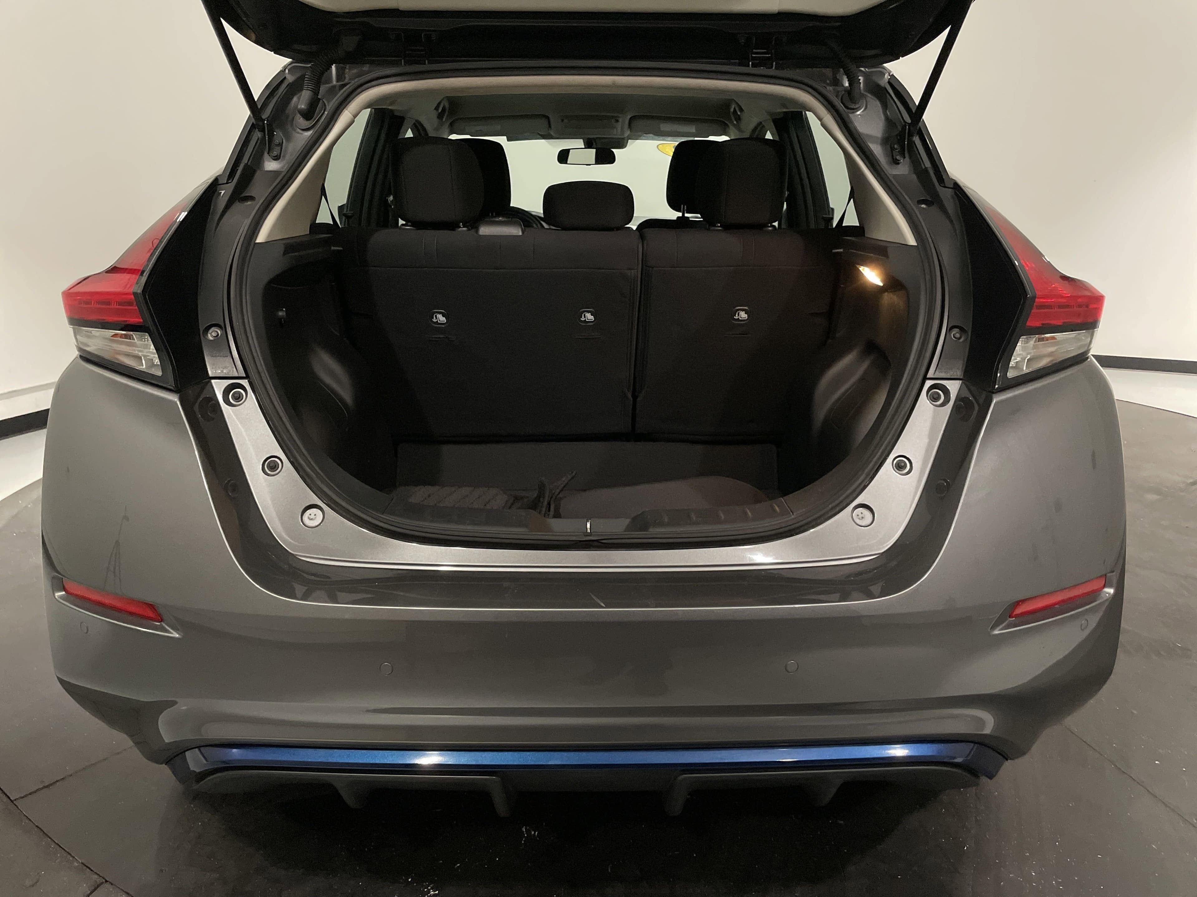 Vehicle photo 32