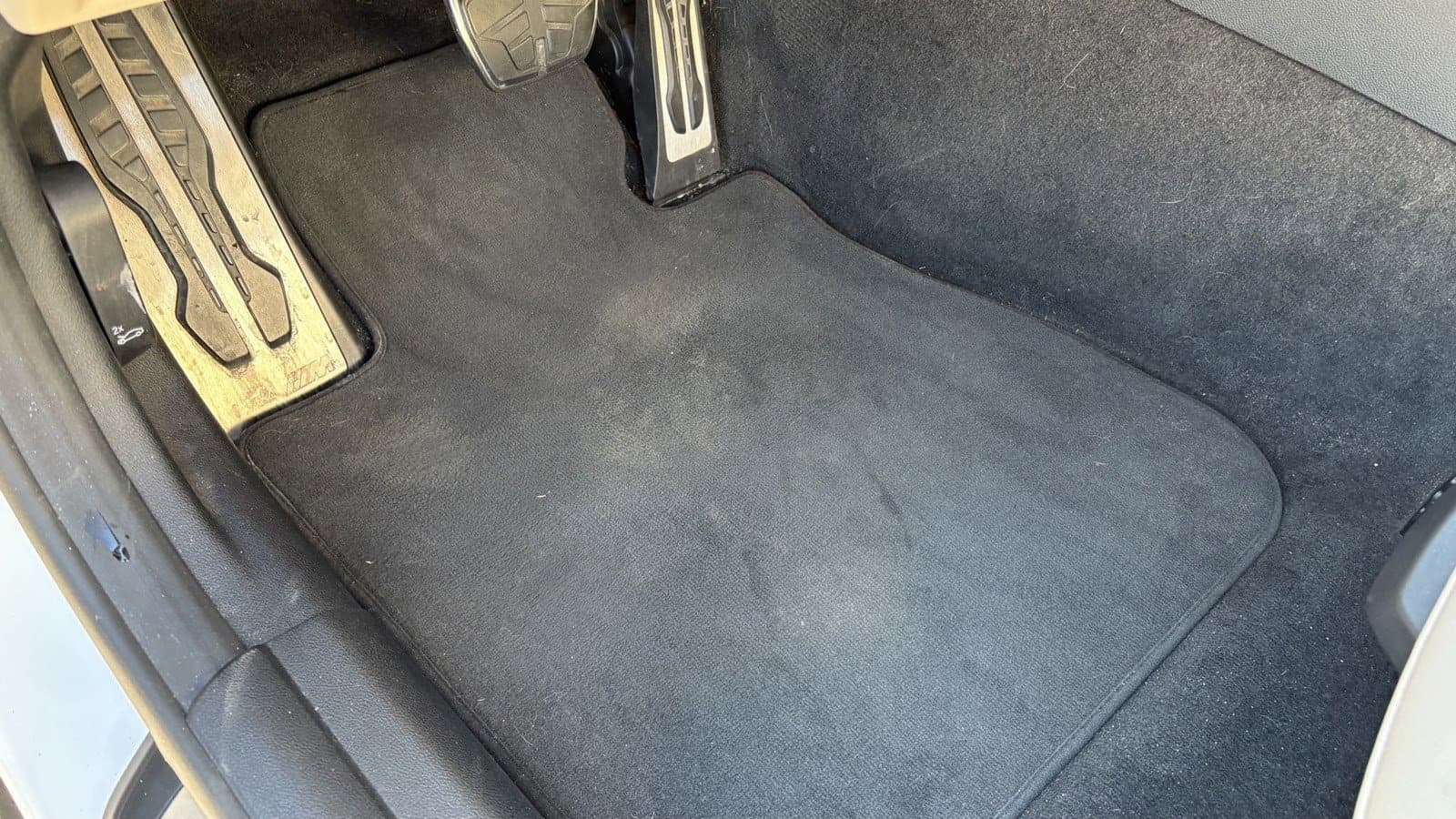 Vehicle photo 14