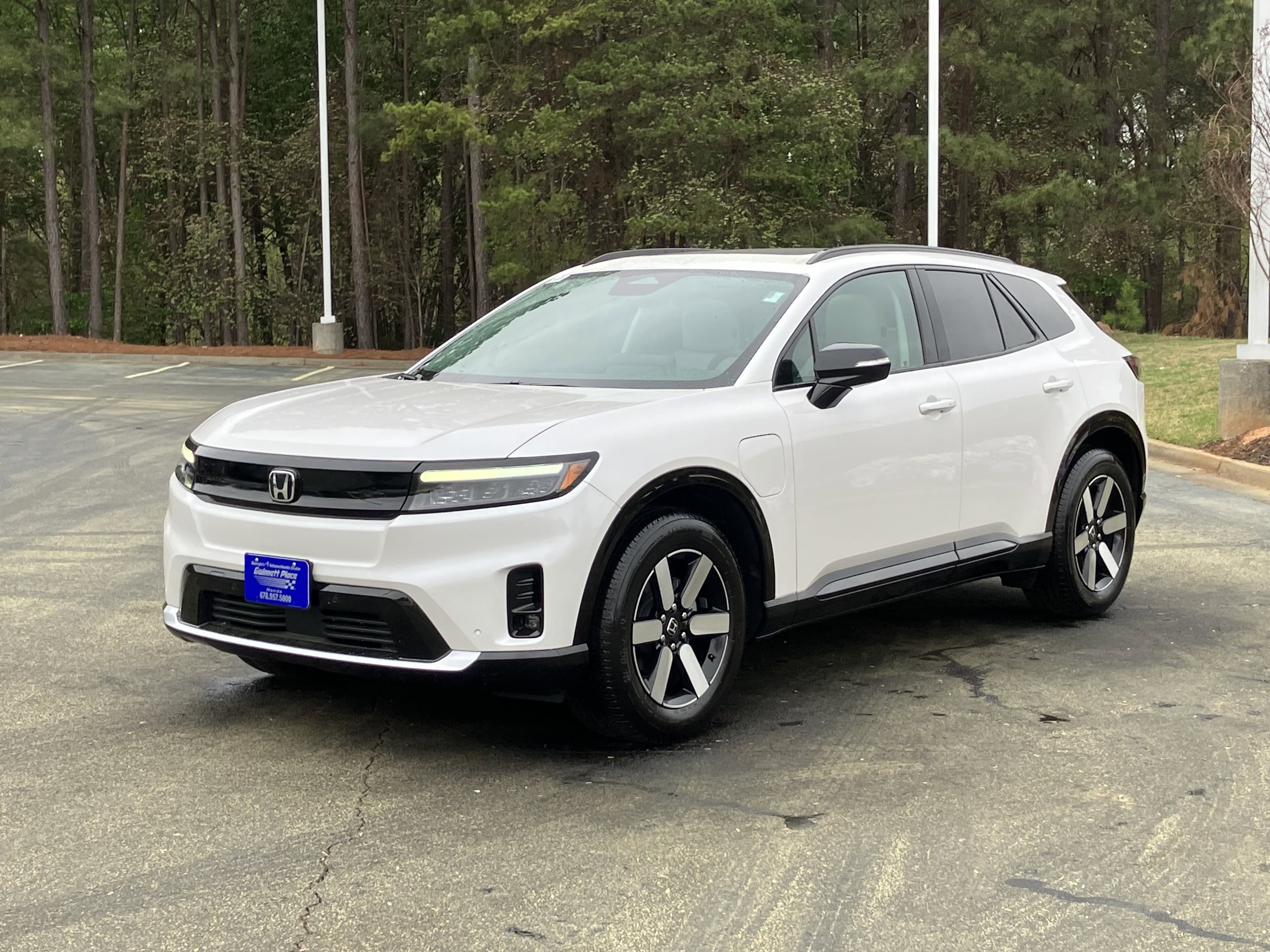Vehicle photo 4