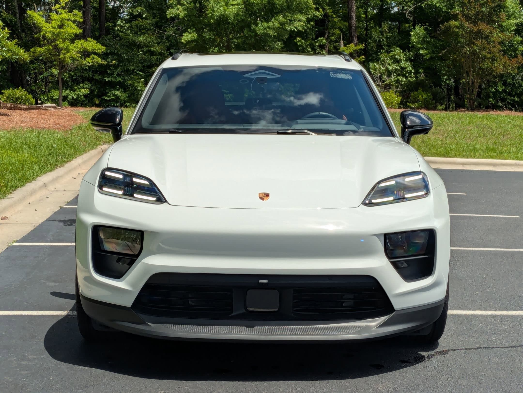 Vehicle photo 26