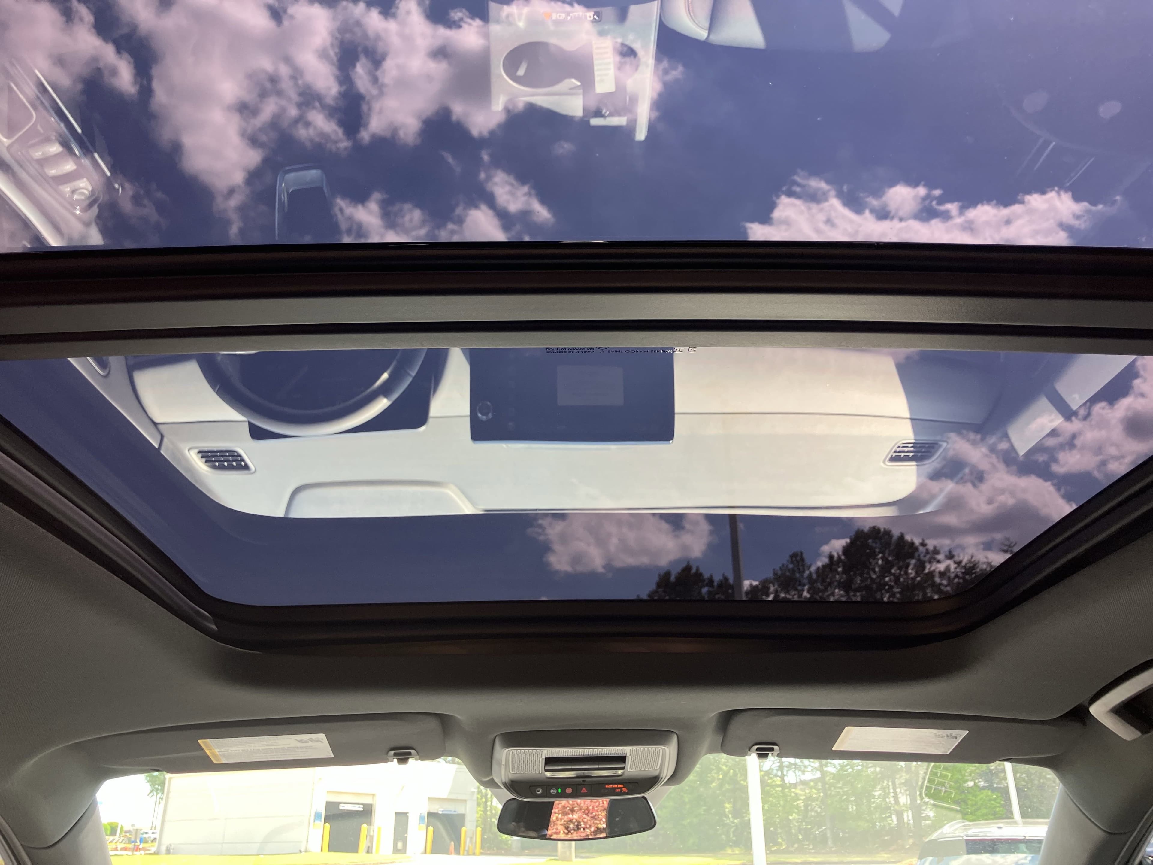Vehicle photo 32