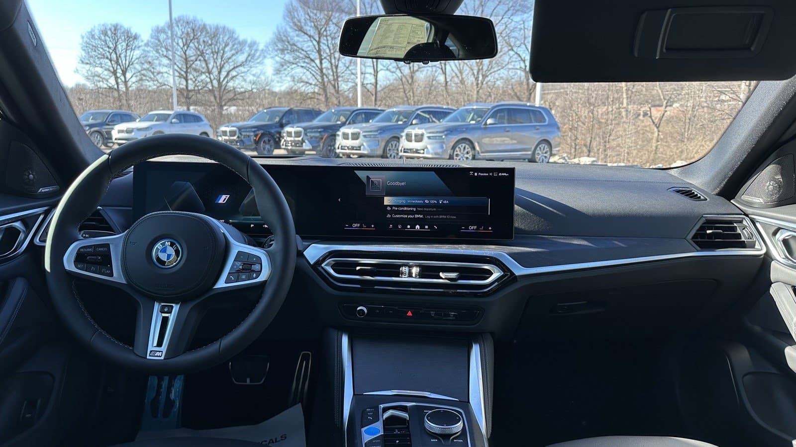 Vehicle photo 26