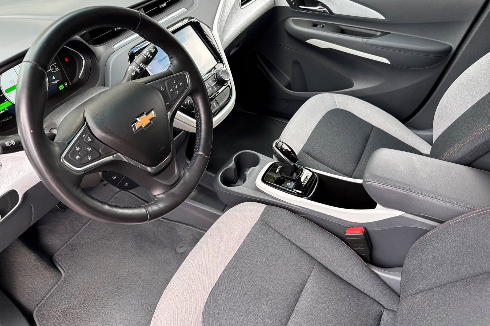 Vehicle photo 9