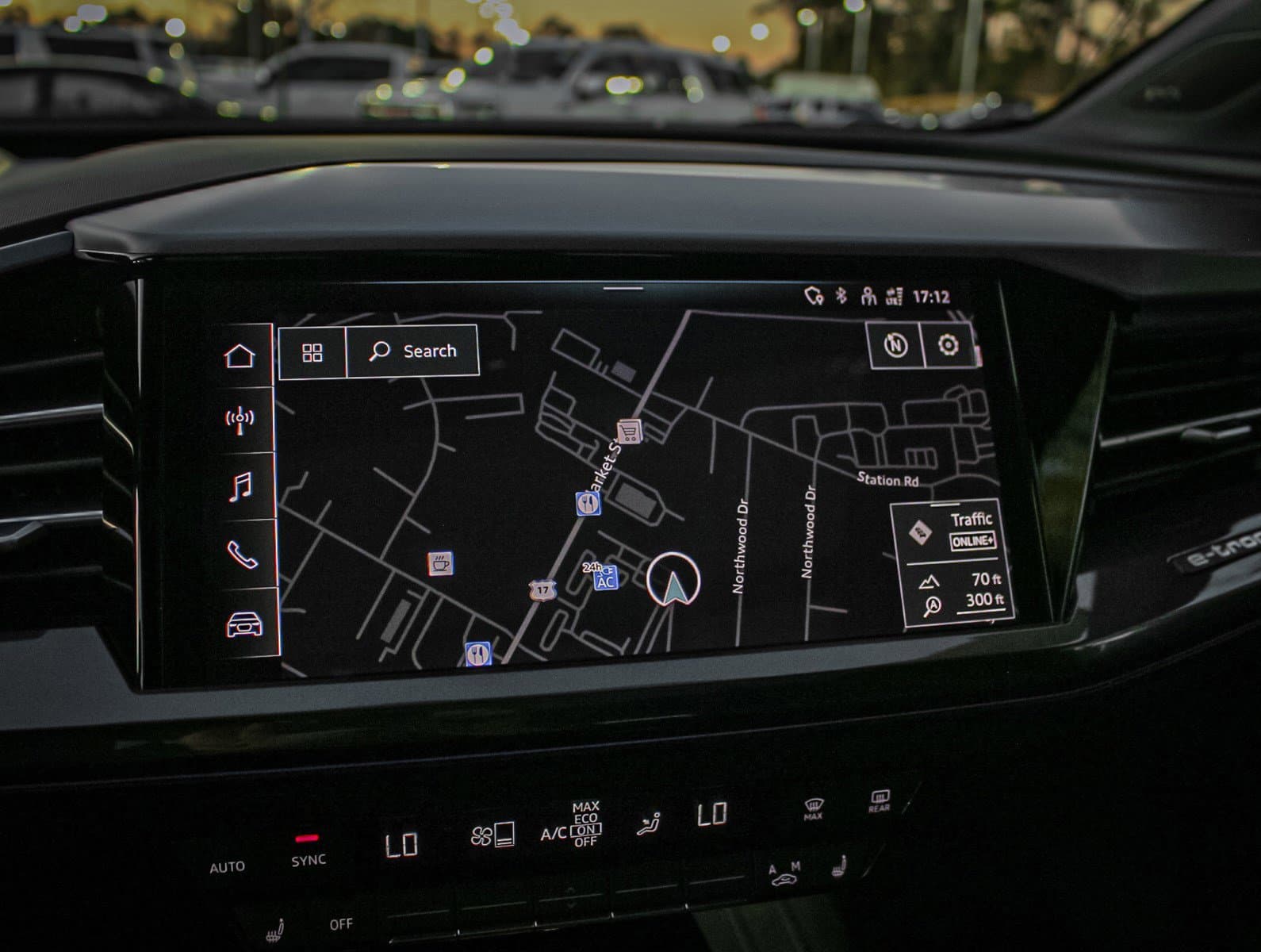 Vehicle photo 24