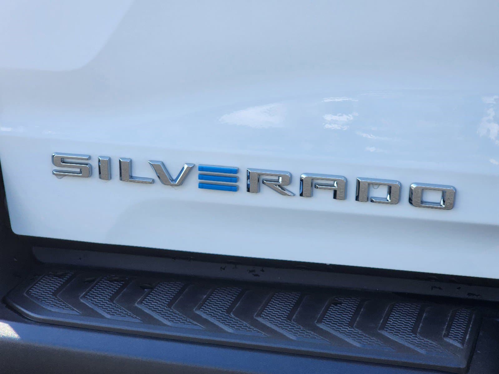 Vehicle photo 10