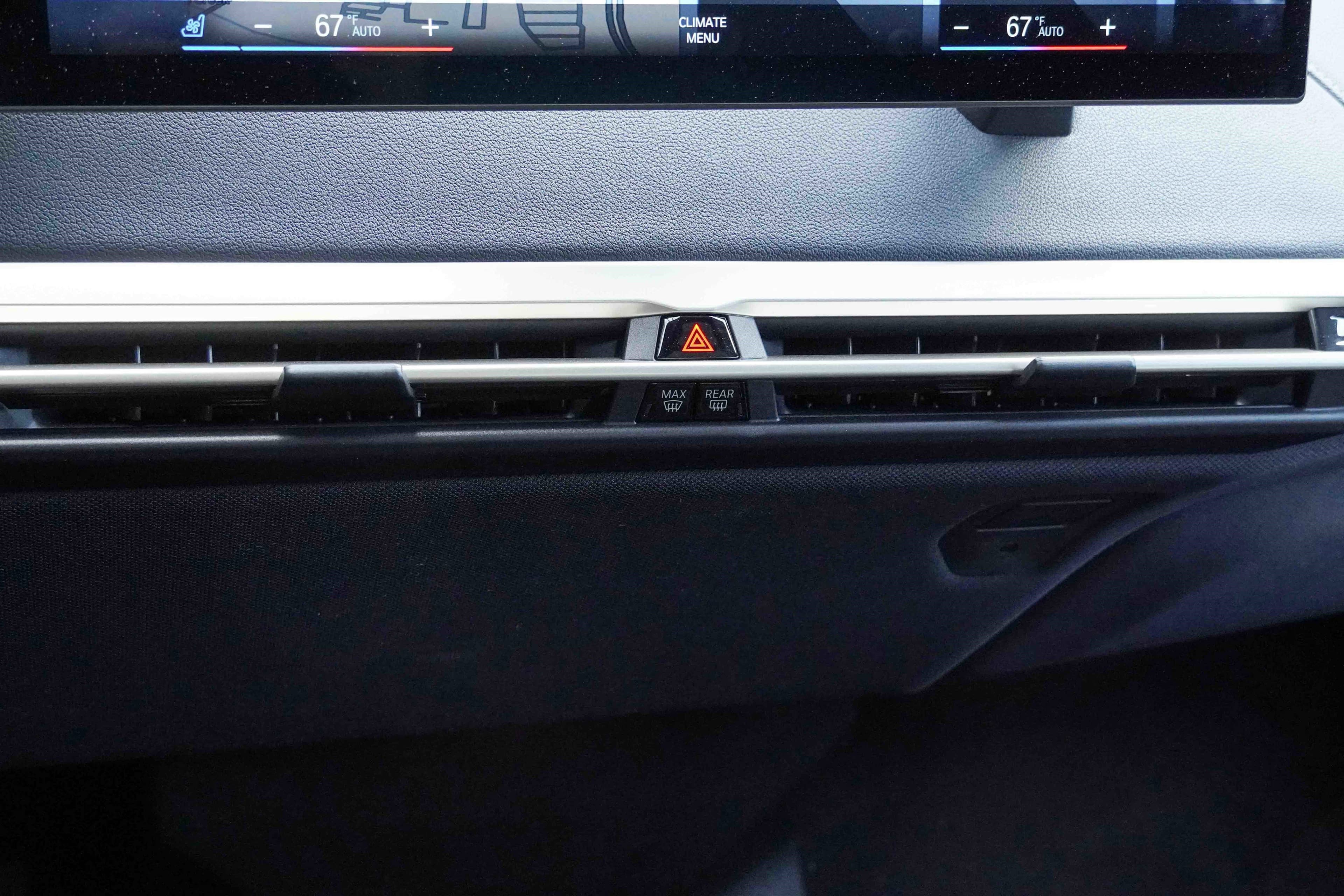 Vehicle photo 24