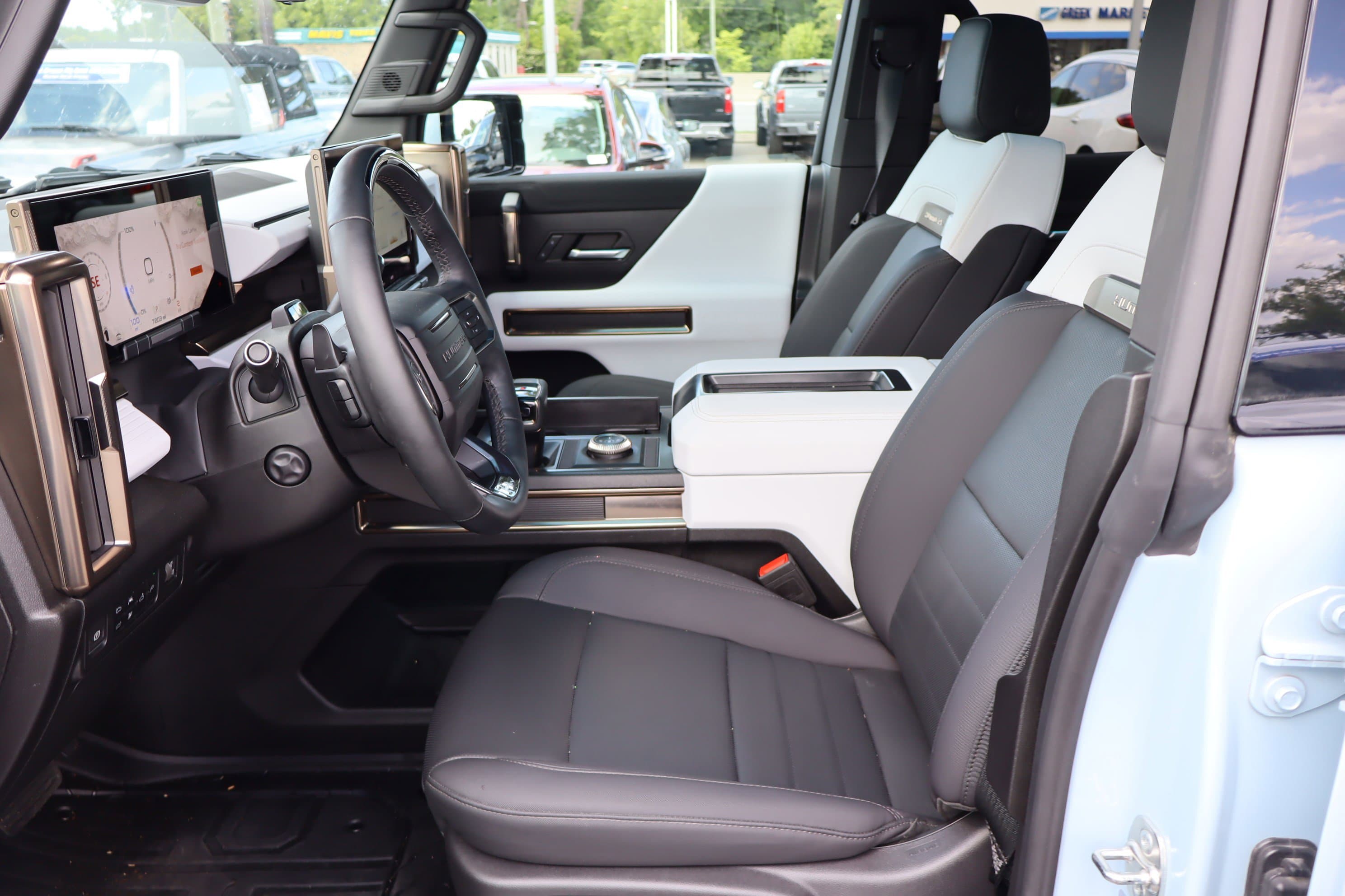 Vehicle photo 18