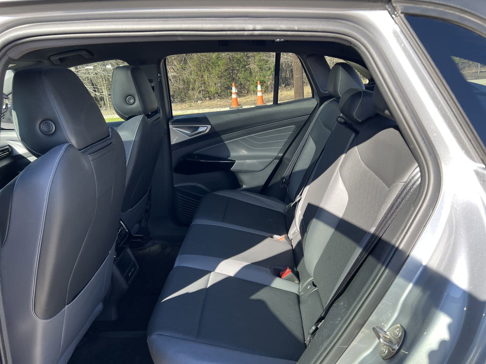 Vehicle photo 42