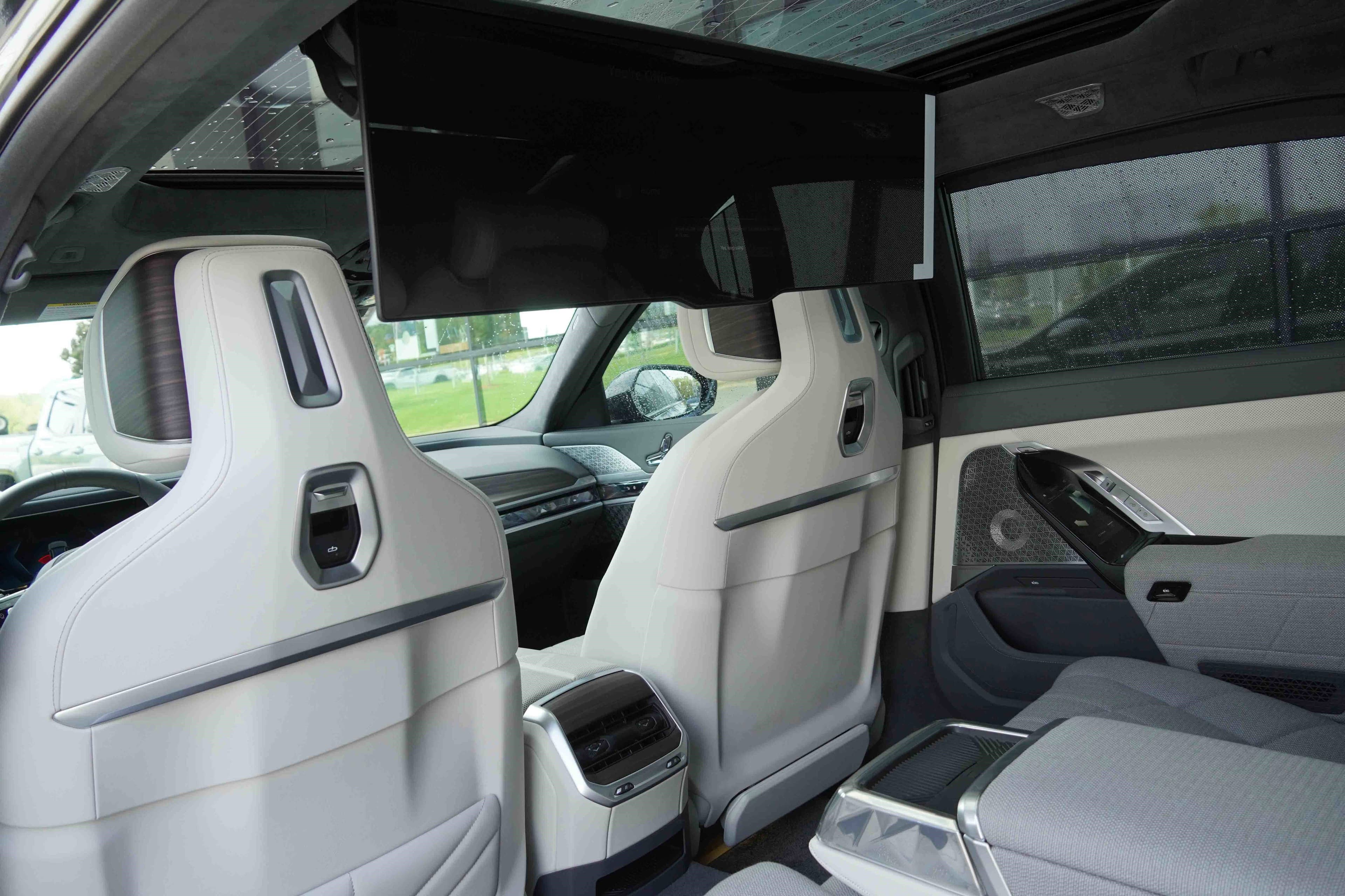Vehicle photo 35