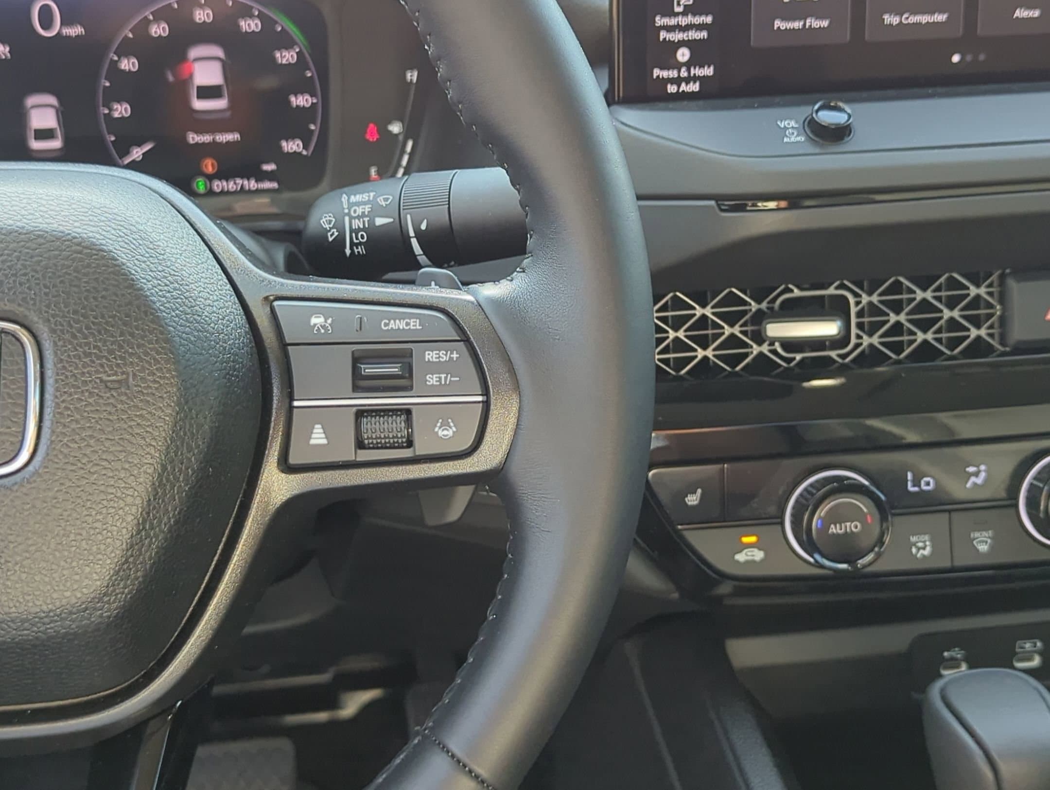 Vehicle photo 18