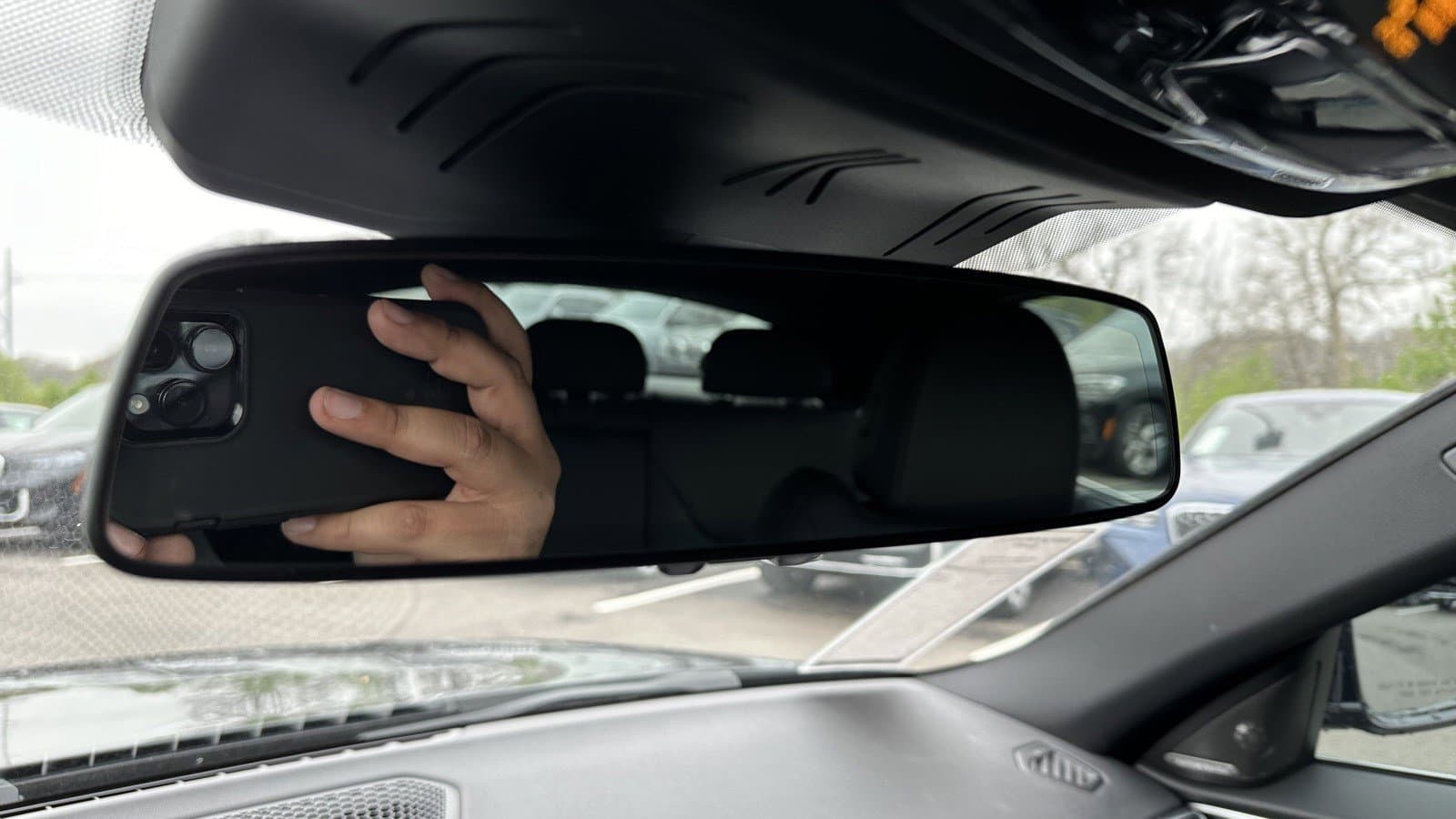 Vehicle photo 24