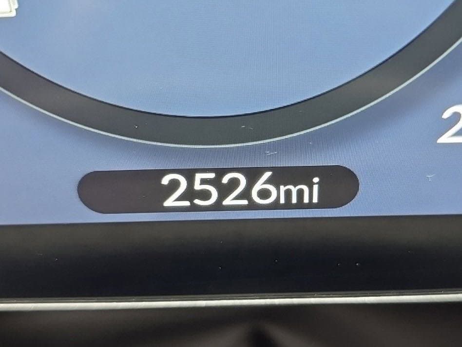 Vehicle photo 19