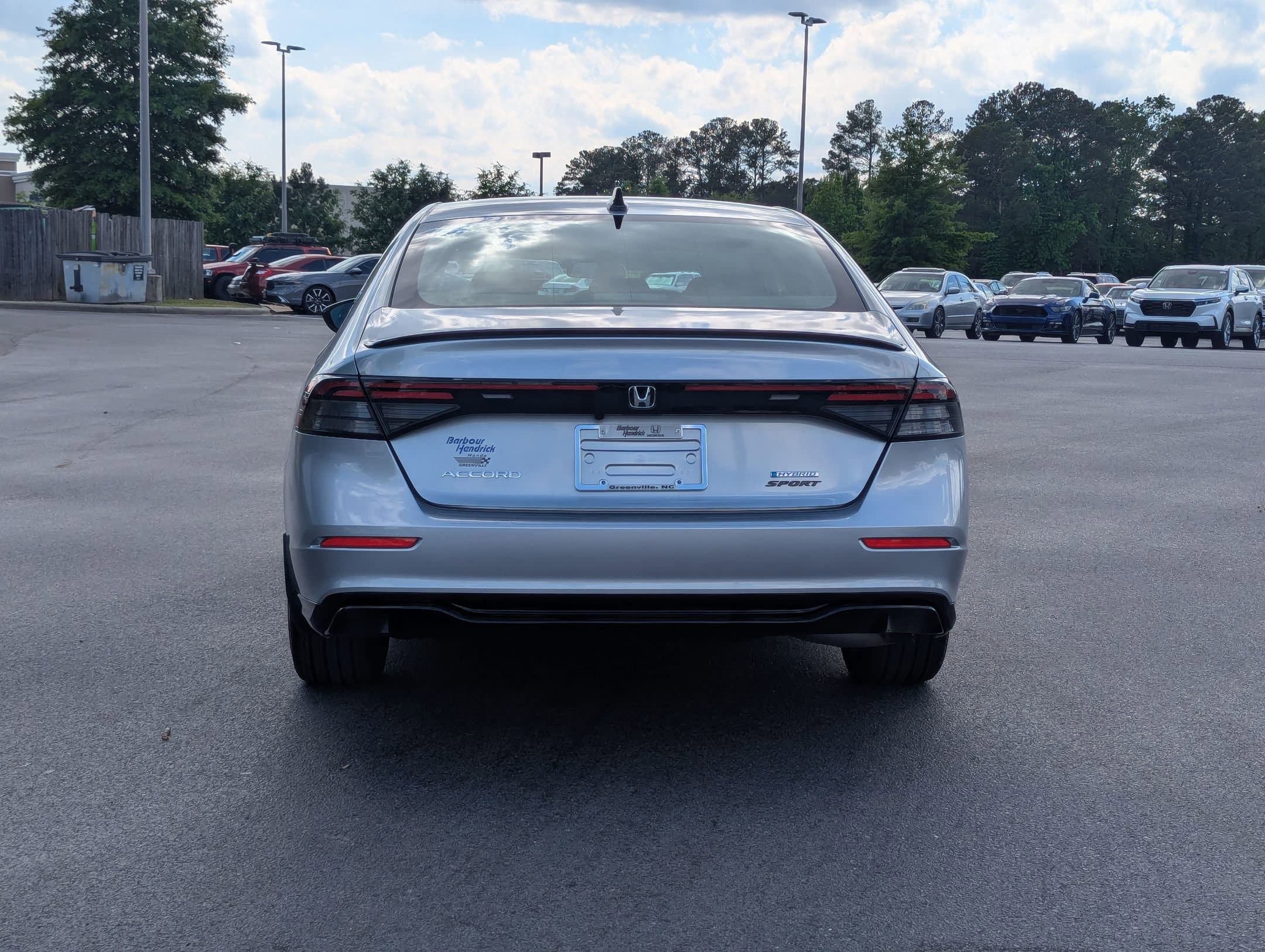 Vehicle photo 6