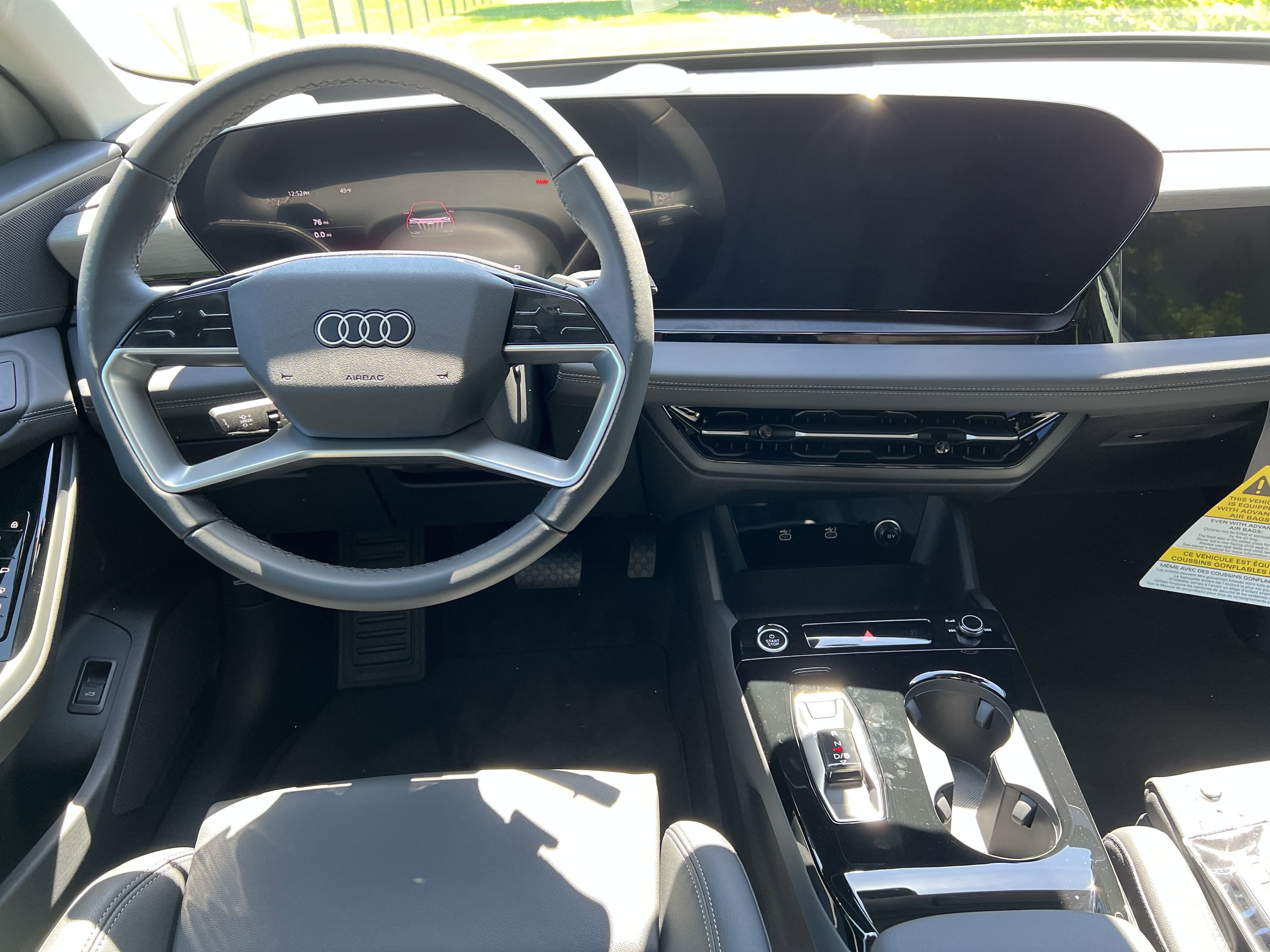 Vehicle photo 28
