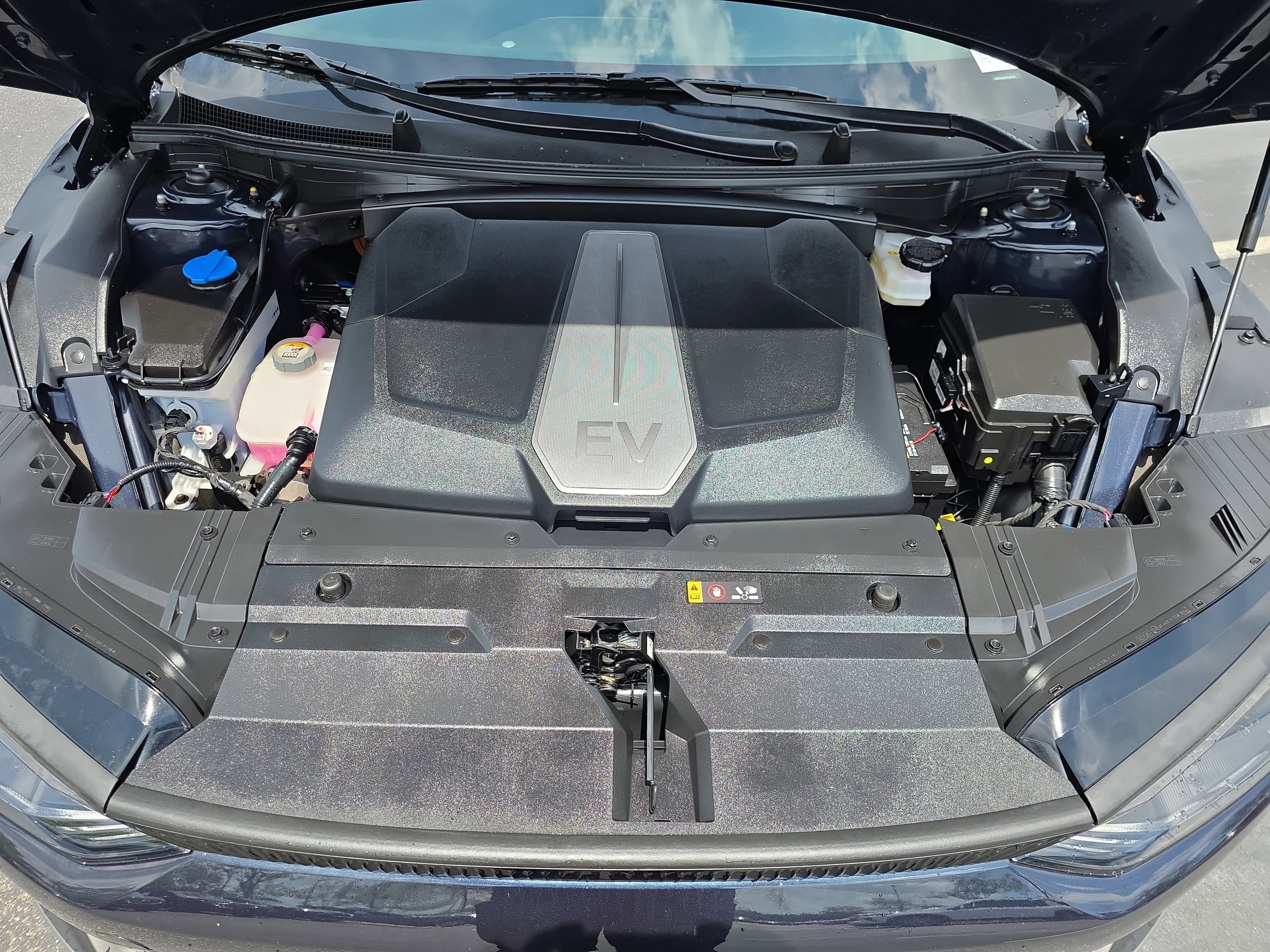 Vehicle photo 31