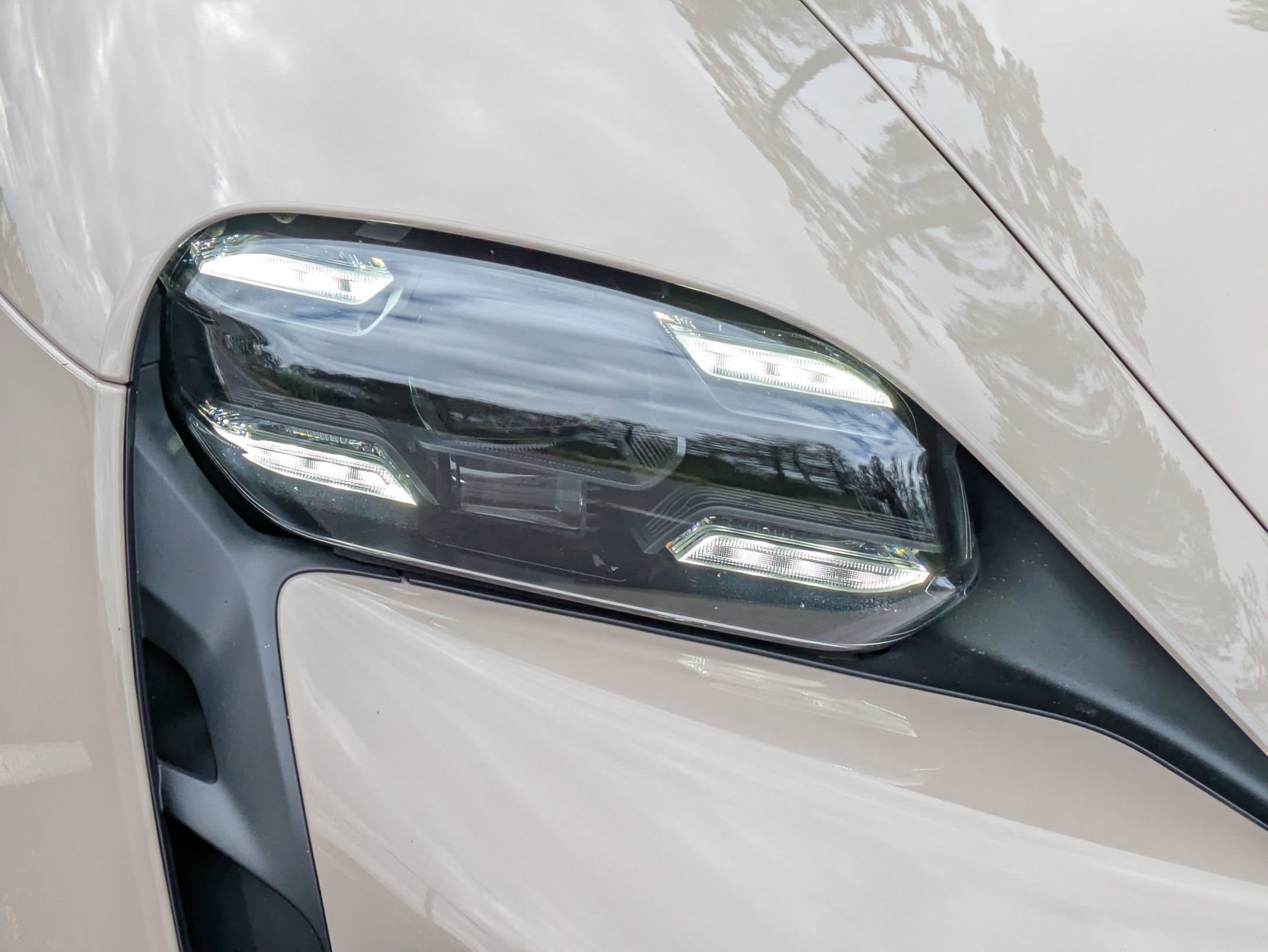 Vehicle photo 32