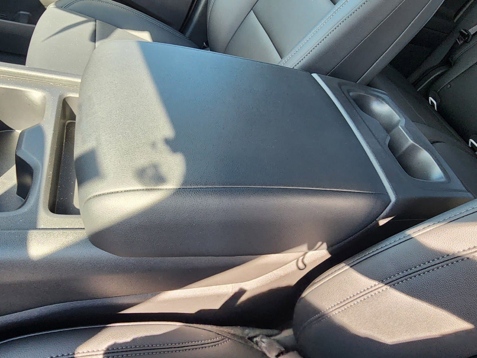 Vehicle photo 34